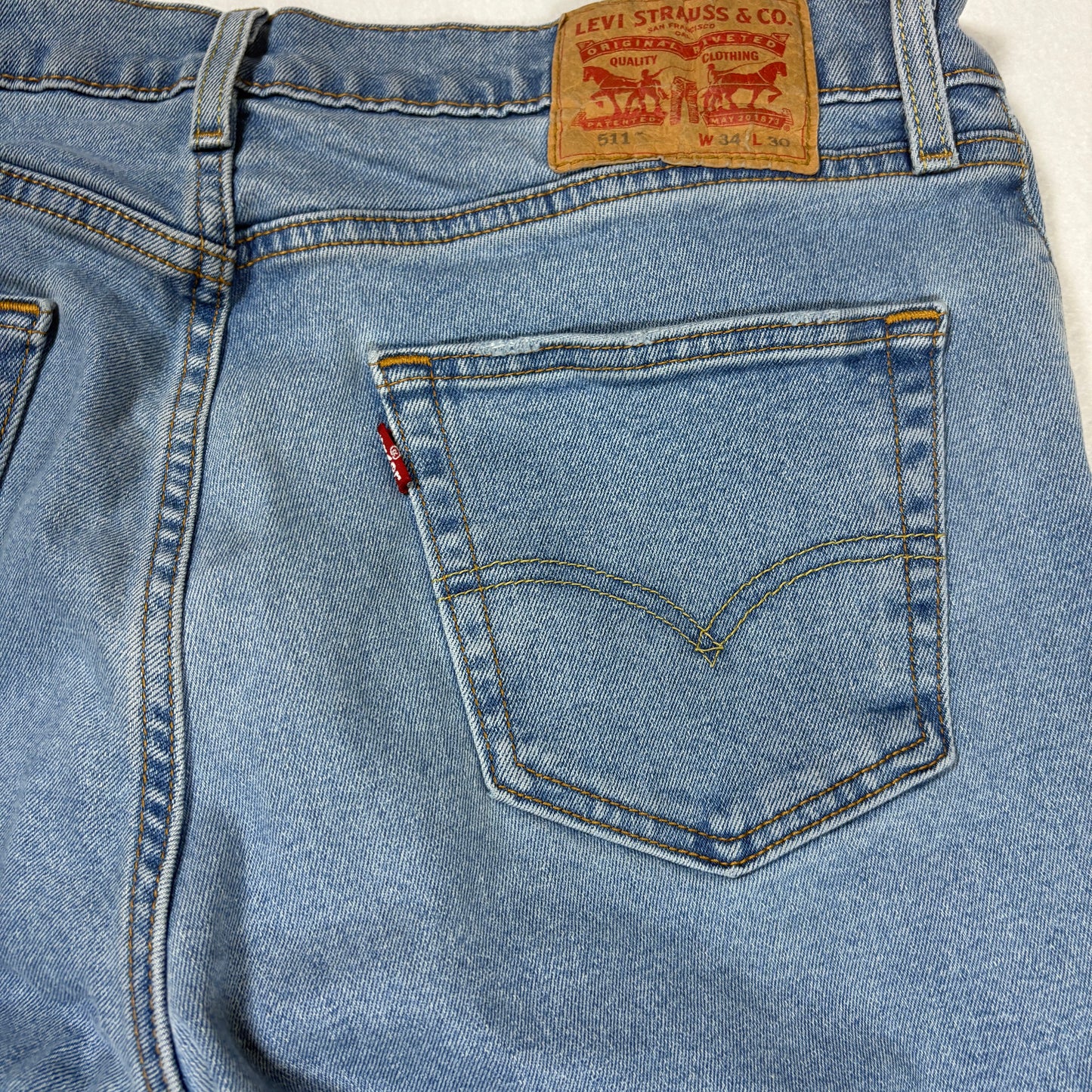 Levi’s 511 Men’s Jeans 34x30 Slim Fit Light Wash Blue Denim Faded Casual Pants