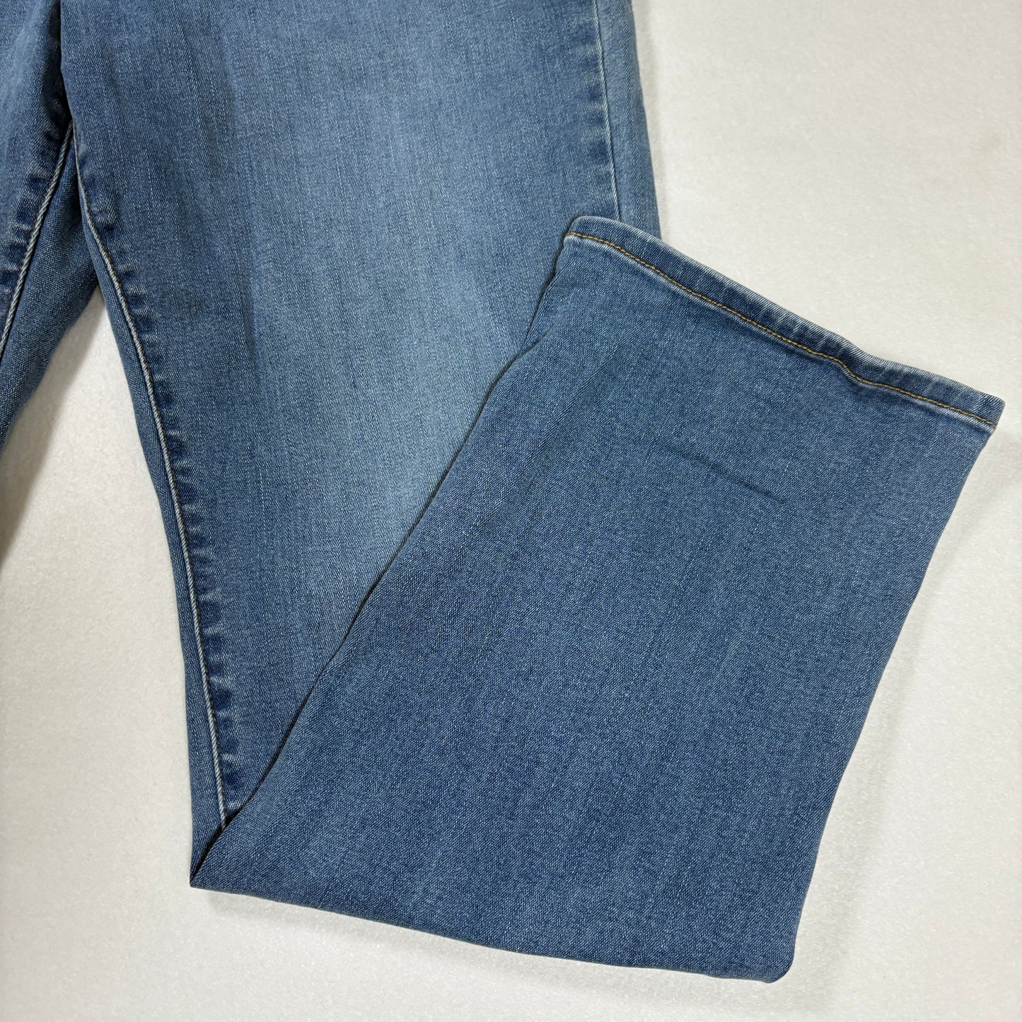 Levi’s 512 Women’s Jeans 14P W32 L30 Straight Leg Light Wash Perfectly Slimming