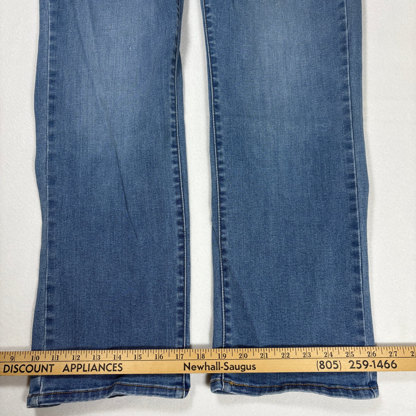 Levi’s 512 Women’s Jeans 14P W32 L30 Straight Leg Light Wash Perfectly Slimming