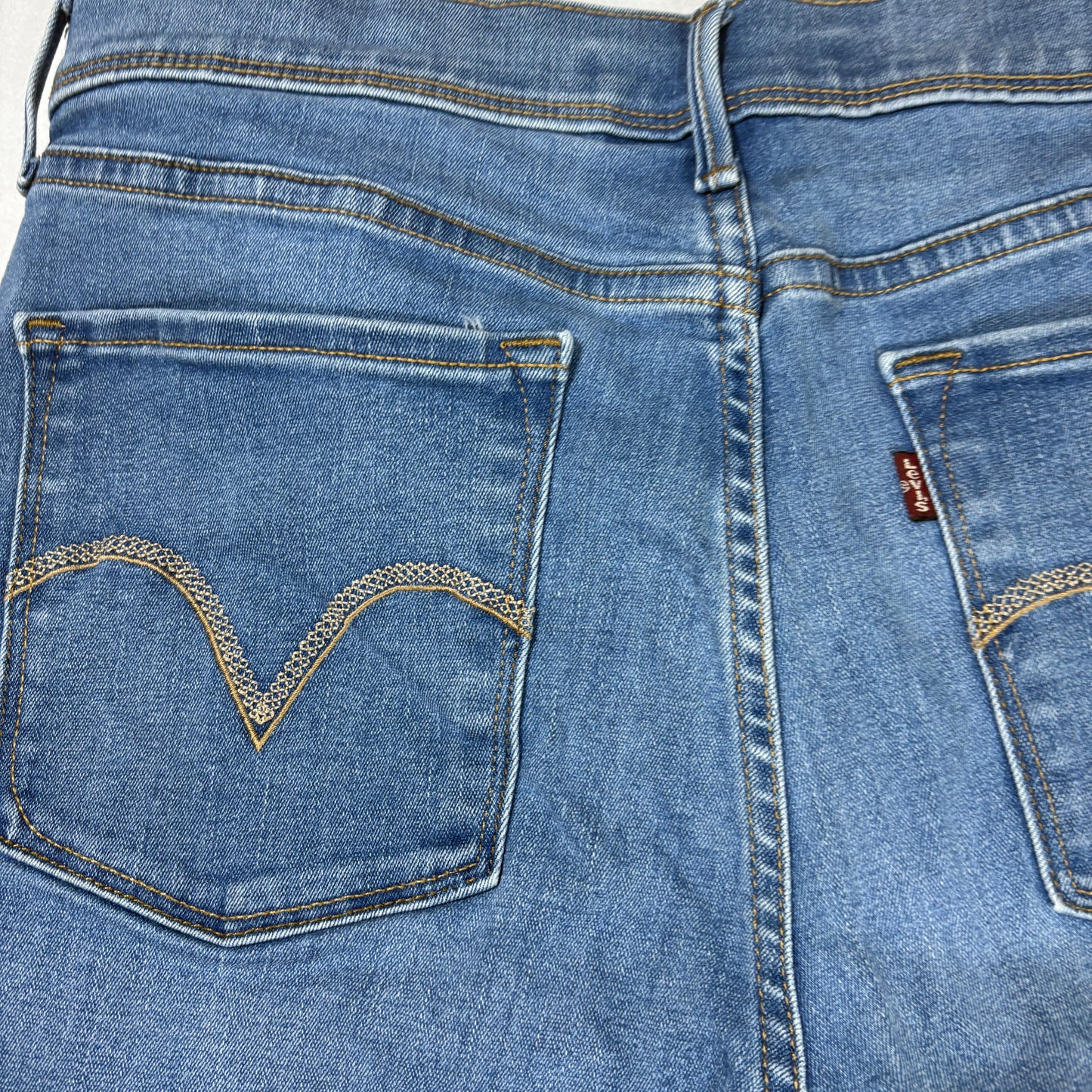 Levi’s 512 Women’s Jeans 14P W32 L30 Straight Leg Light Wash Perfectly Slimming