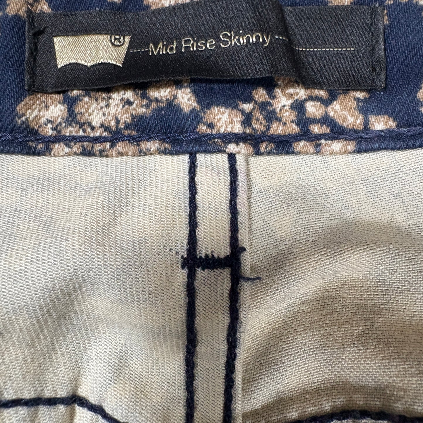 Levi’s Women’s 14M W32 L32 Mid Rise Skinny Jeans Blue Floral Print Stretch Denim