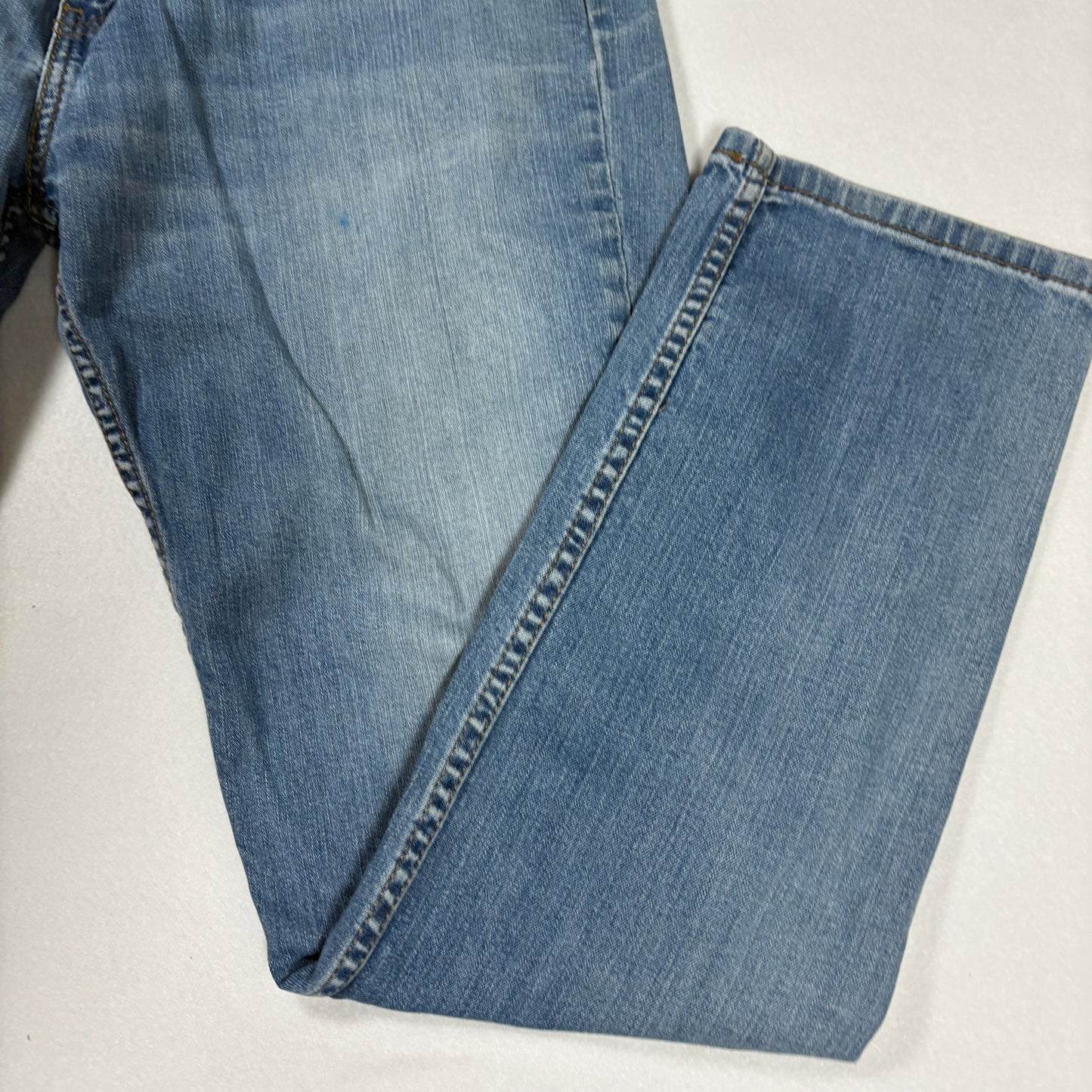 Levi’s Men’s Blue Jeans W34 L30 Straight Fit Distressed Light Wash Denim