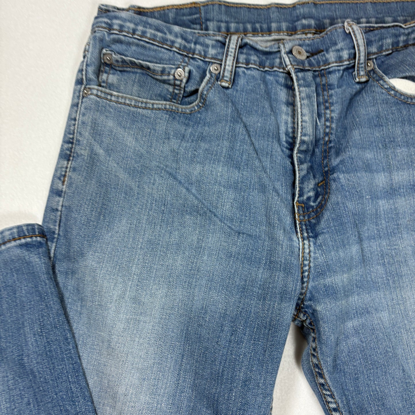 Levi’s Men’s Blue Jeans W34 L30 Straight Fit Distressed Light Wash Denim