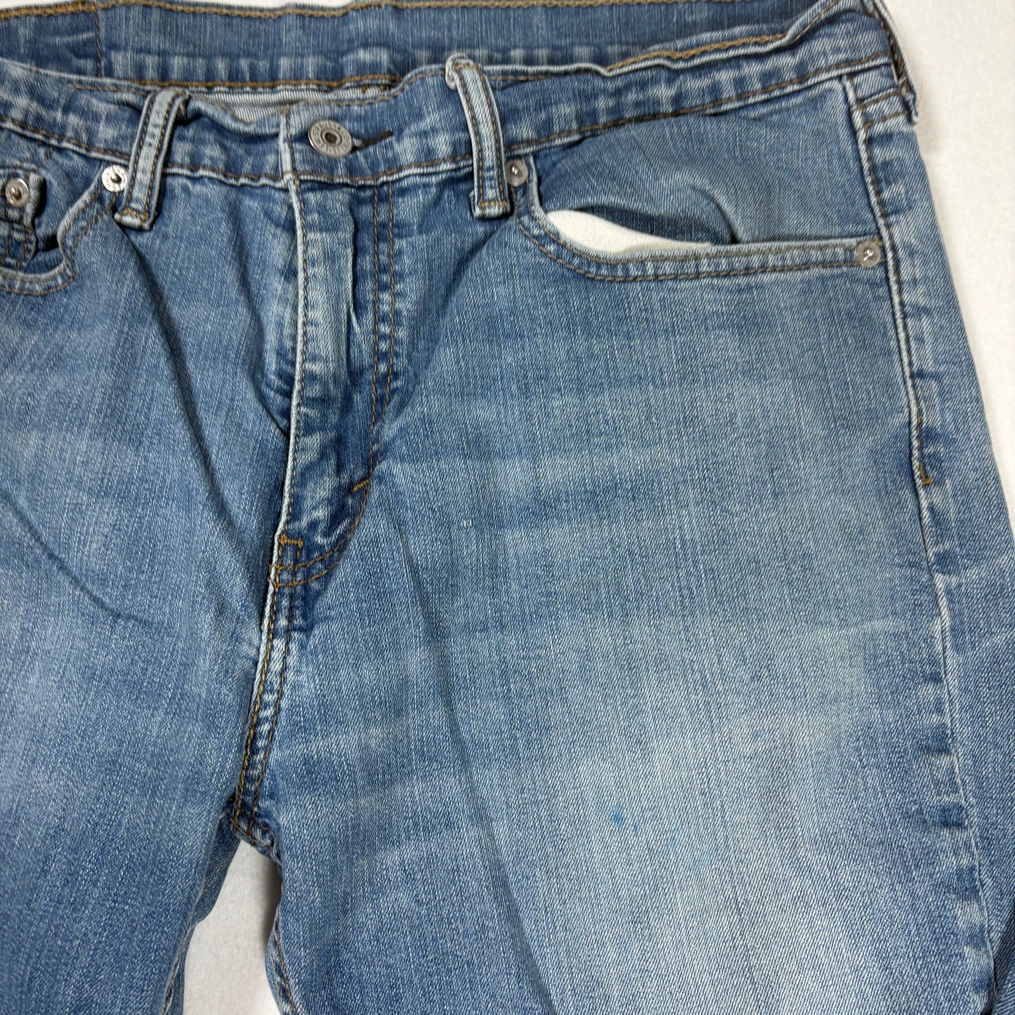 Levi’s Men’s Blue Jeans W34 L30 Straight Fit Distressed Light Wash Denim