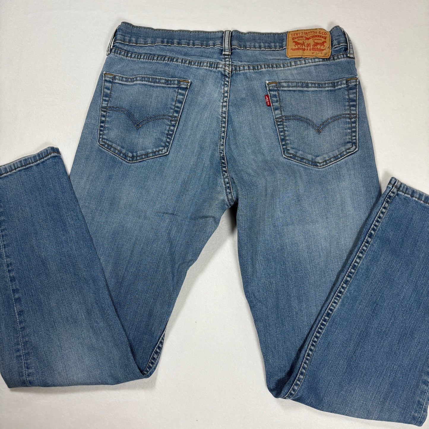 Levi’s Men’s Blue Jeans W34 L30 Straight Fit Distressed Light Wash Denim