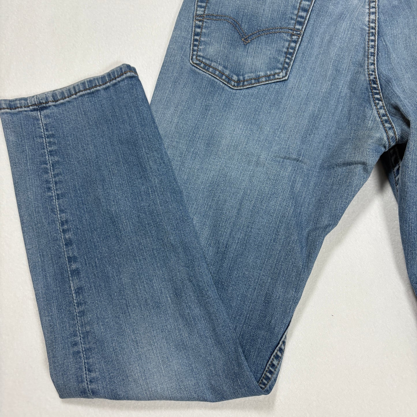 Levi’s Men’s Blue Jeans W34 L30 Straight Fit Distressed Light Wash Denim