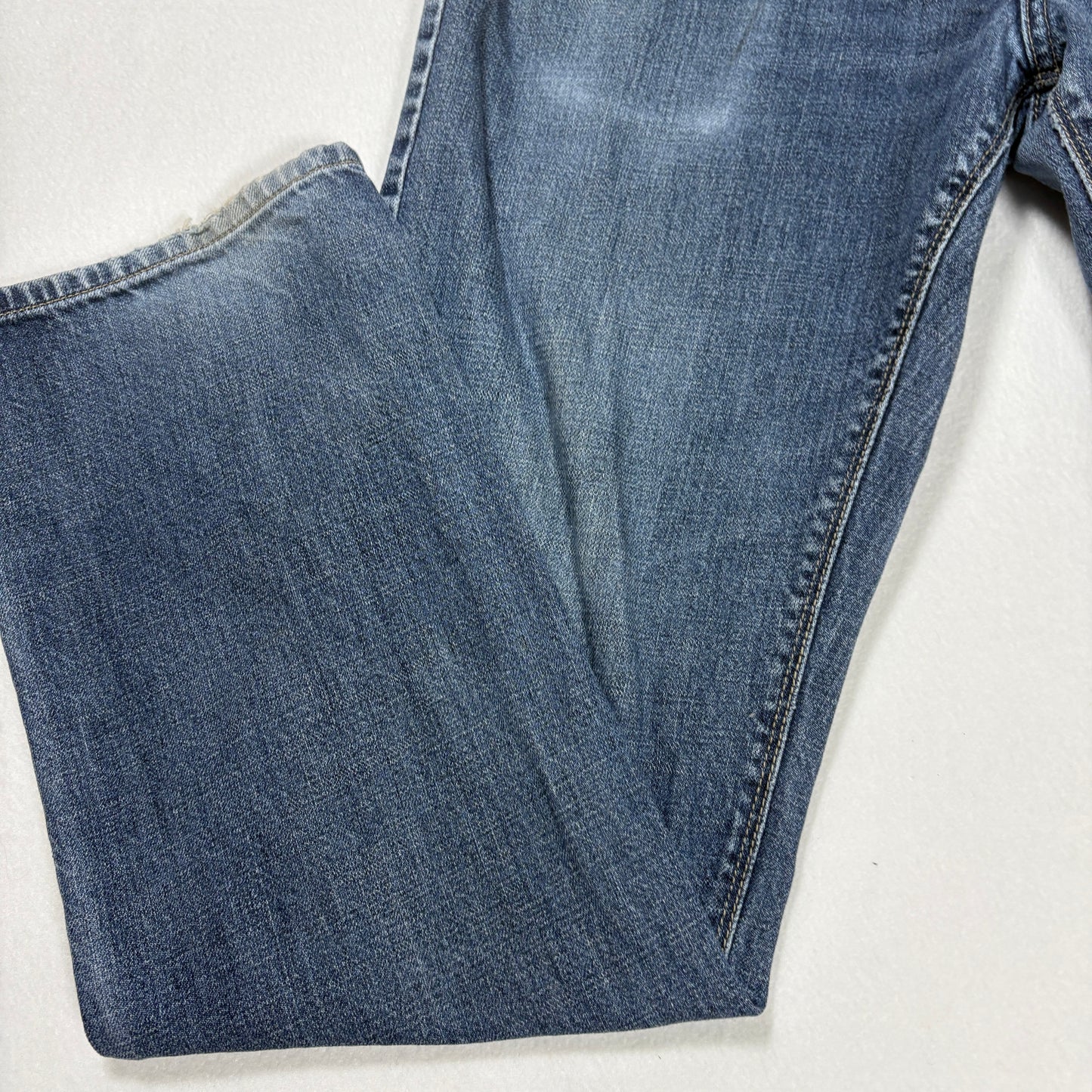 GUESS Men’s Blue Jeans Size 31x32 Straight Fit 100% Cotton Faded Wash Denim