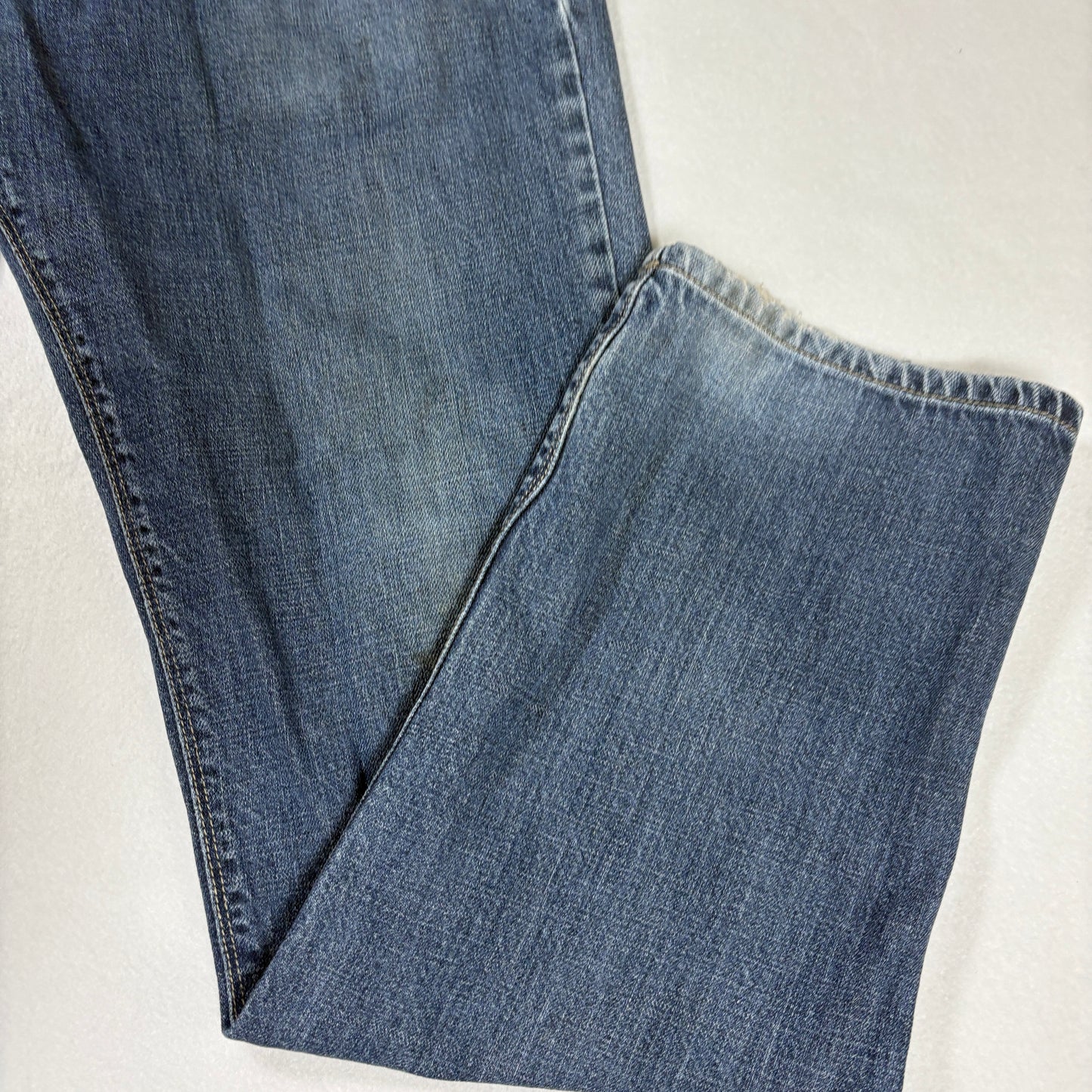 GUESS Men’s Blue Jeans Size 31x32 Straight Fit 100% Cotton Faded Wash Denim