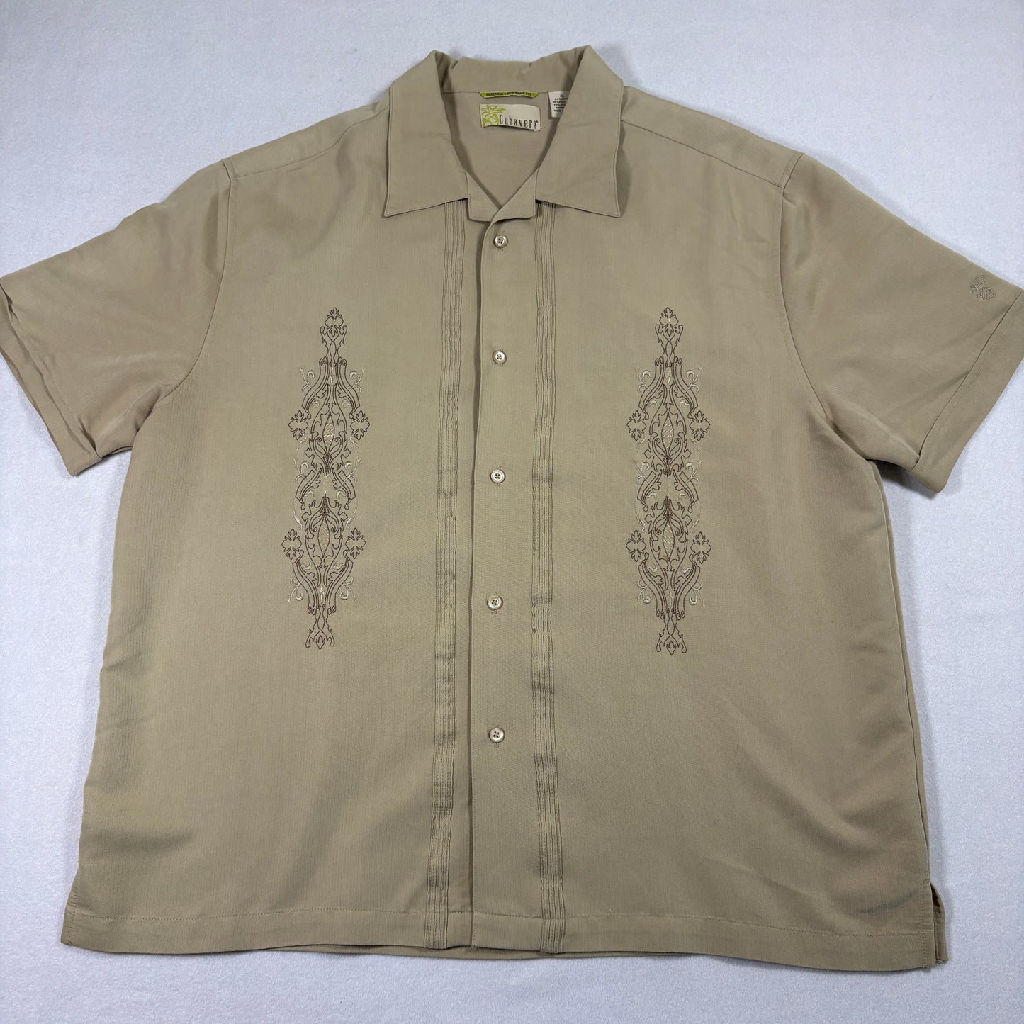 Cubavera mens XL guayabera shirt tan short sleeve embroidered heritage fit Y2K