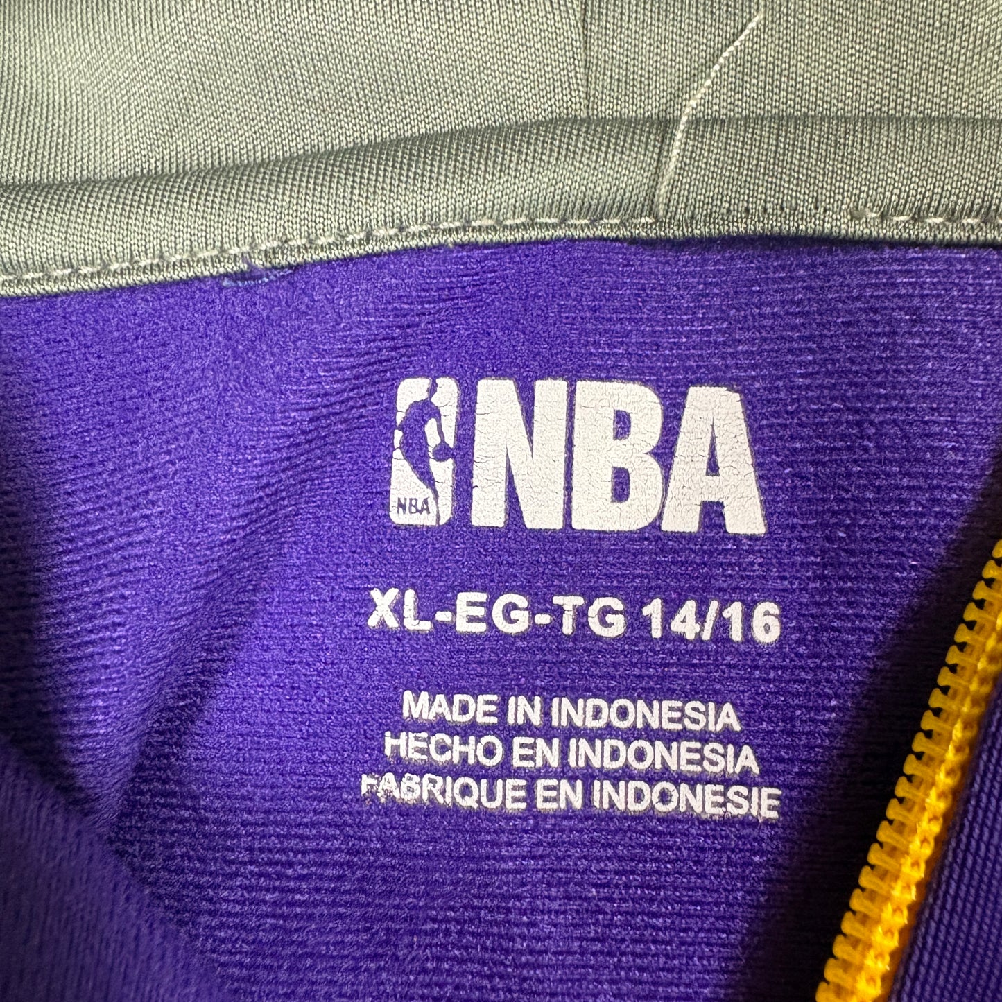 NBA Los Angeles Lakers youth XL hoodie purple zip up jacket basketball fan gear