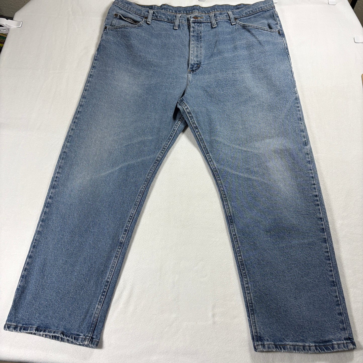 Wrangler Jeans Mens 46x30 Classic Straight Leg Light Wash Vintage Denim USA Fits