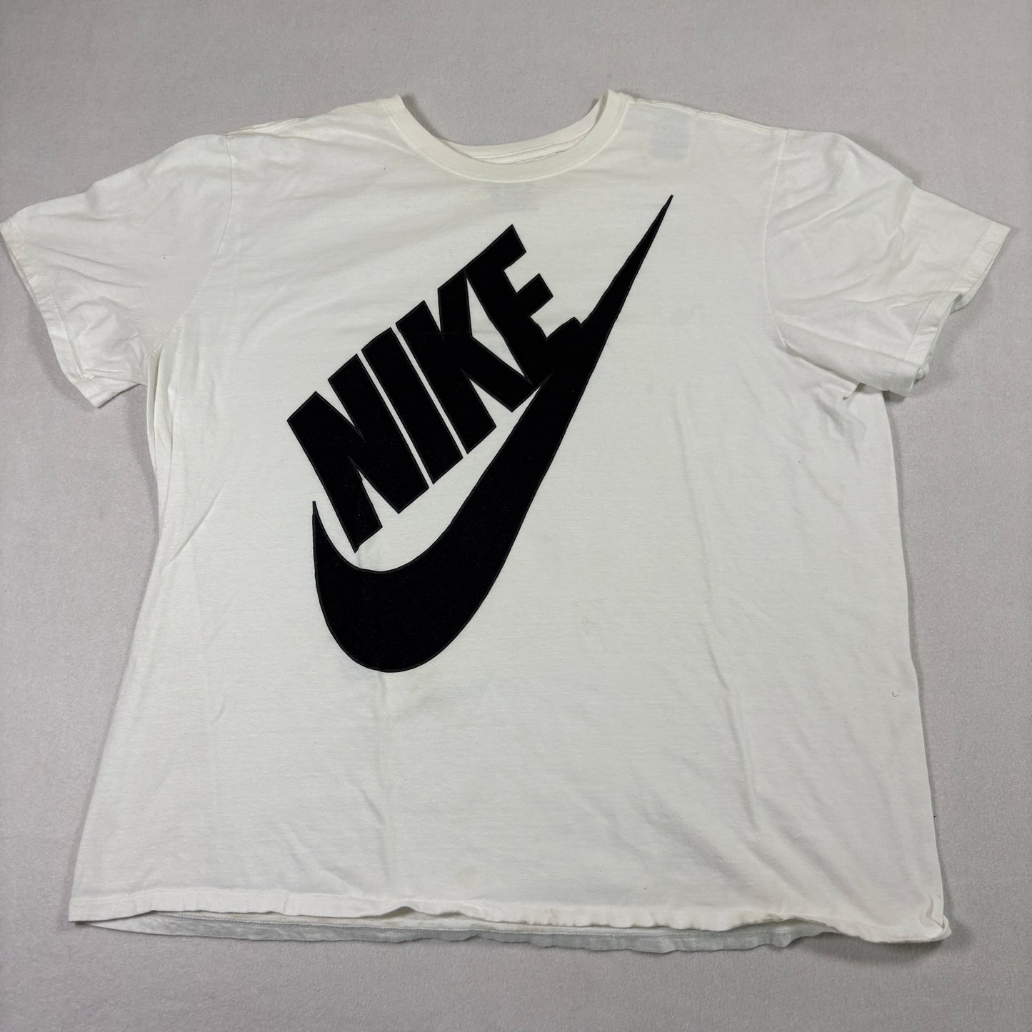 Nike Mens XL T Shirt White Black Big Logo Graphic Tee Vintage Y2K Grunge
