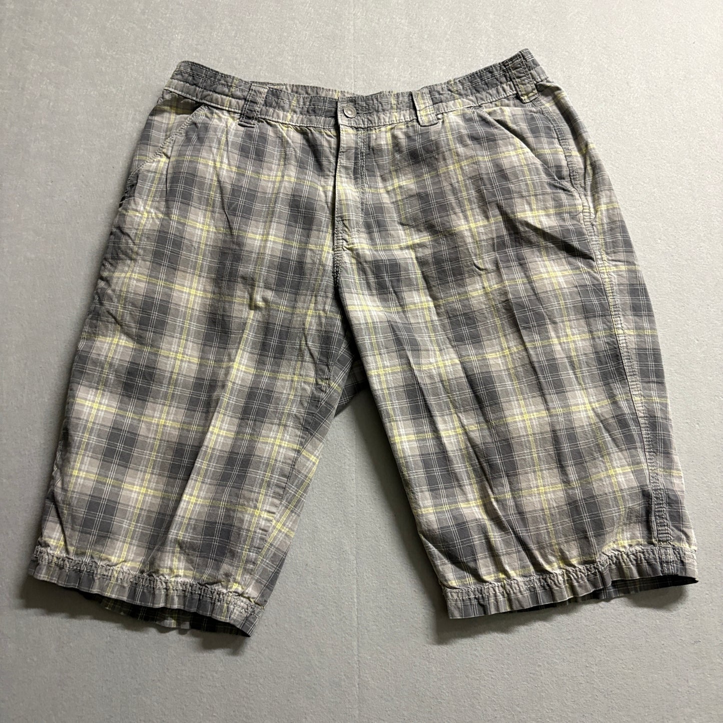Plaid Shorts Mens Tag 38 Fits Like 35 Gray Y2K Skate Casual Streetwear