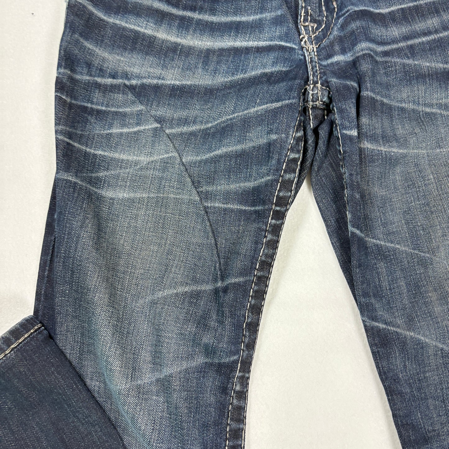 Big Star Jeans Women’s 26R Liv Bootcut Dark Wash Distressed Stretch Denim