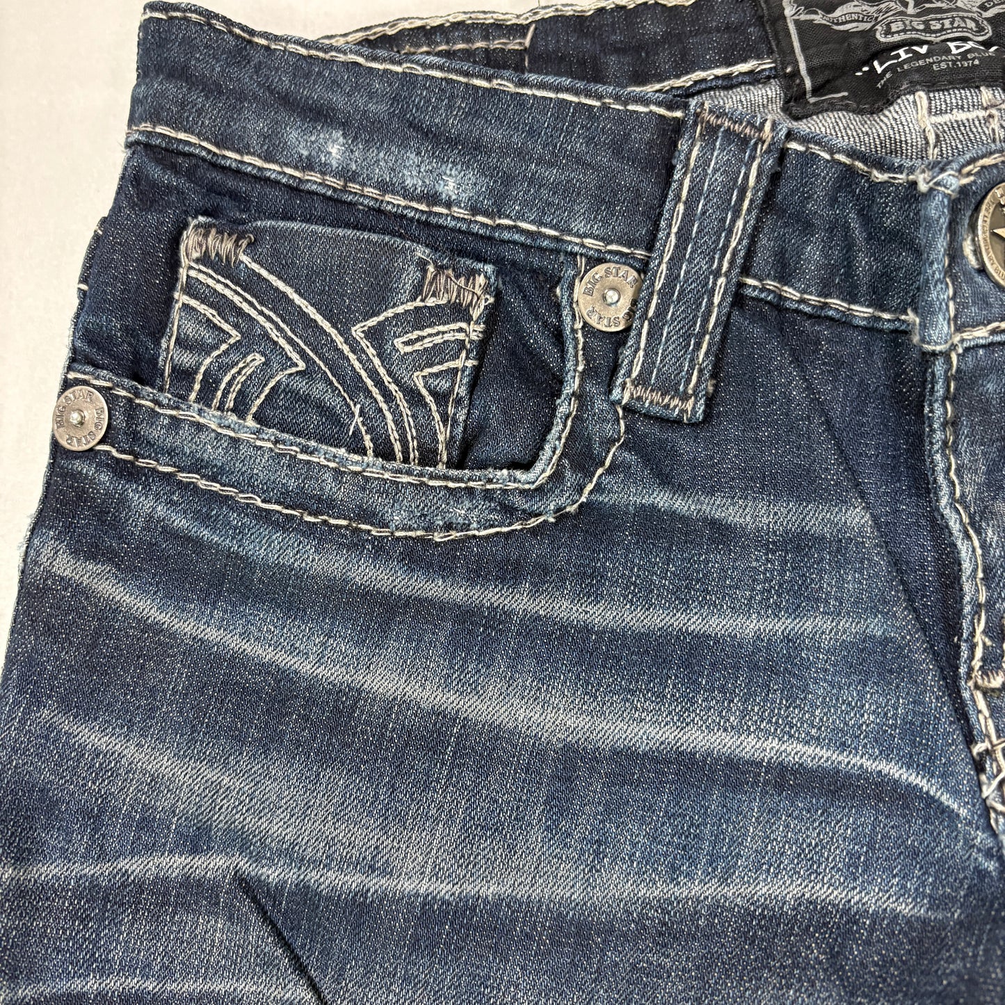 Big Star Jeans Women’s 26R Liv Bootcut Dark Wash Distressed Stretch Denim