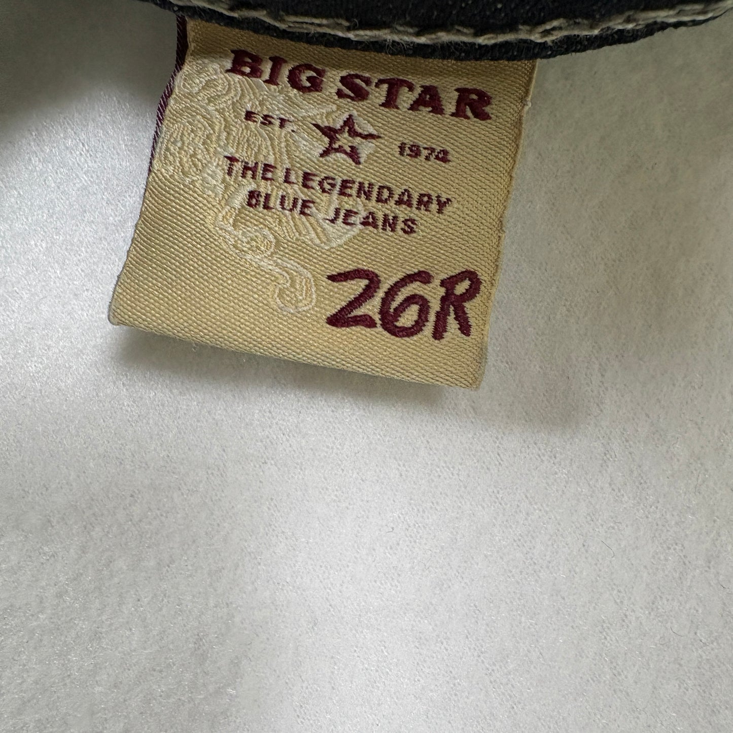 Big Star Jeans Women’s 26R Liv Bootcut Dark Wash Distressed Stretch Denim