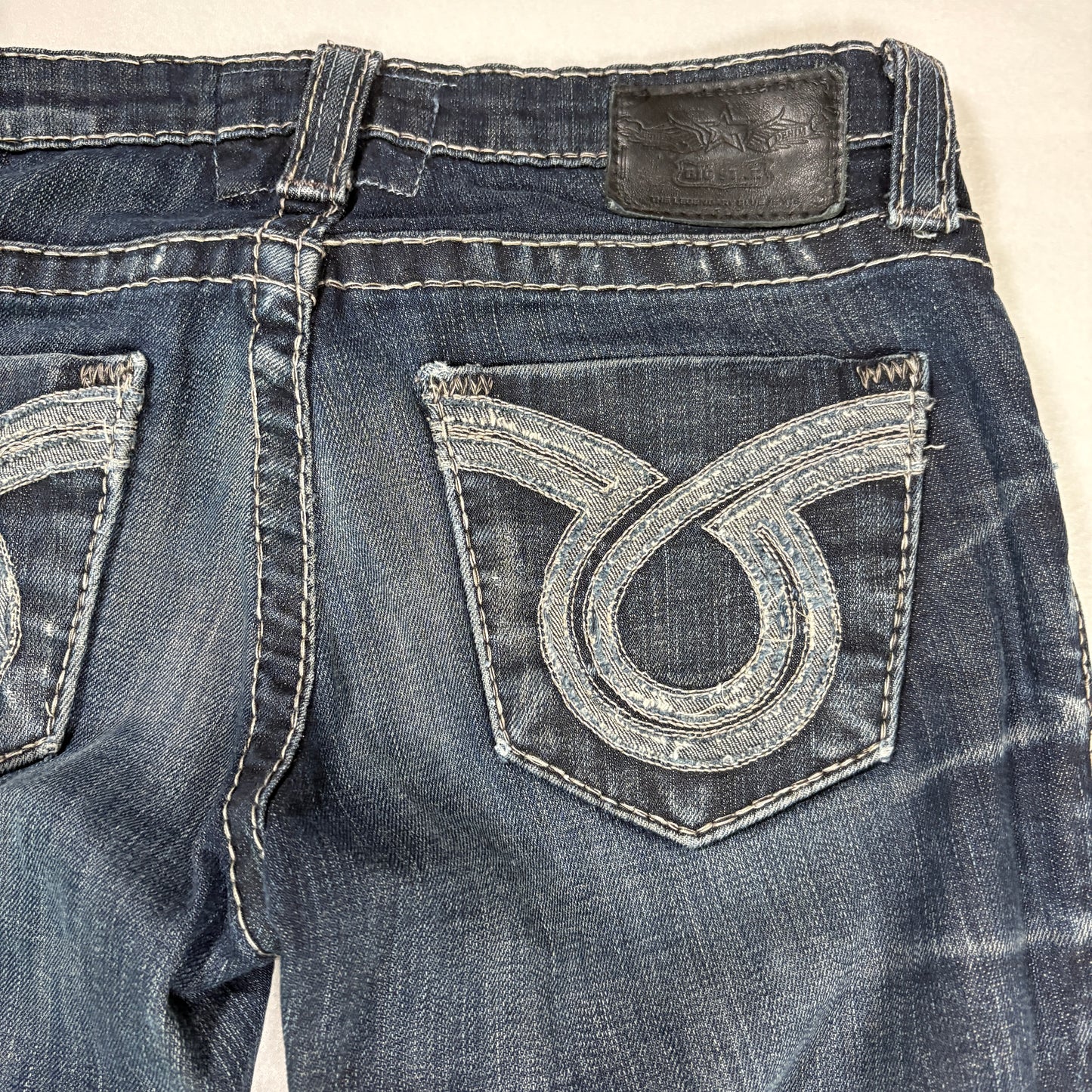 Big Star Jeans Women’s 26R Liv Bootcut Dark Wash Distressed Stretch Denim