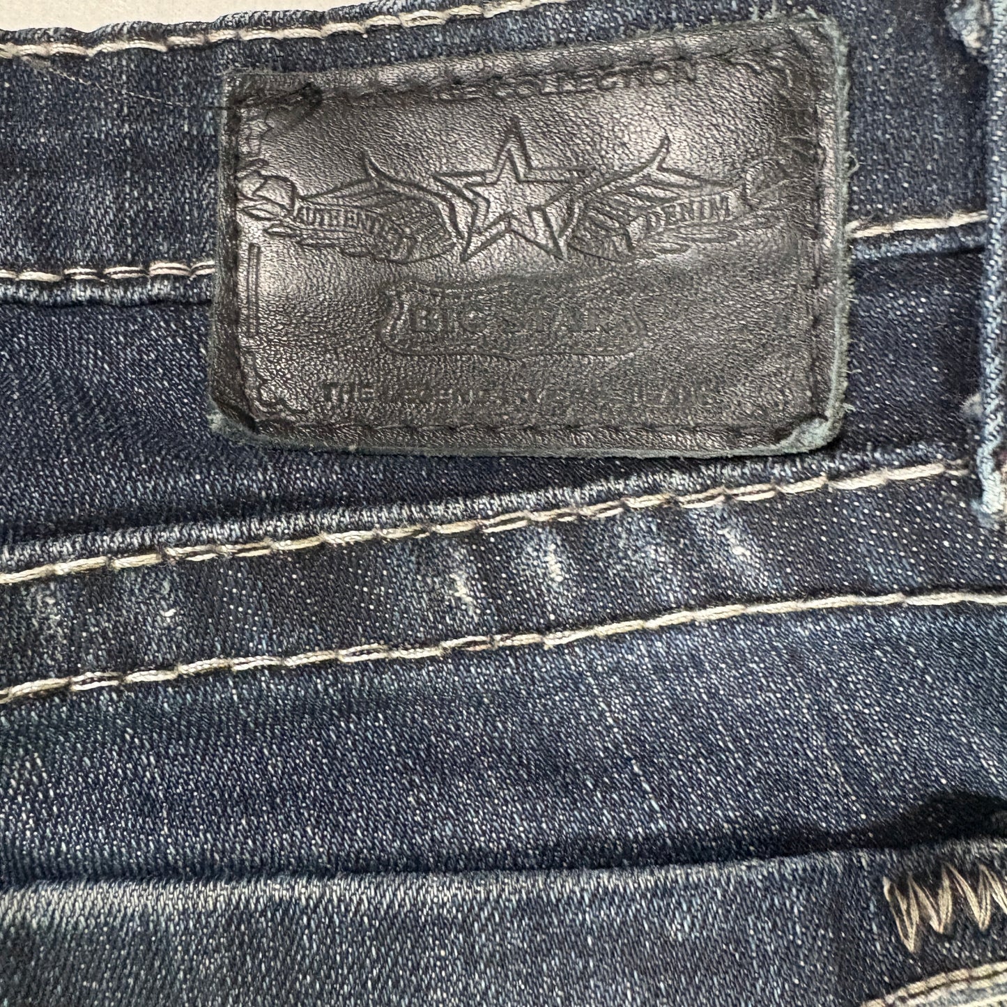 Big Star Jeans Women’s 26R Liv Bootcut Dark Wash Distressed Stretch Denim