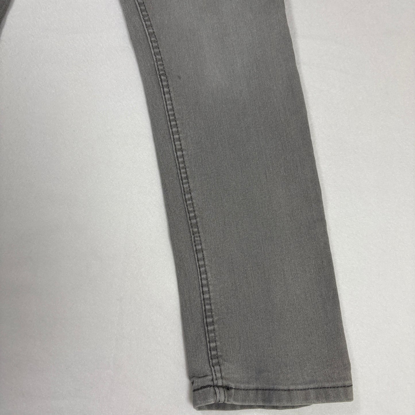 Tommy Hilfiger Jeans Women’s Size 12 Gray Straight Leg Mid Rise Denim Casual