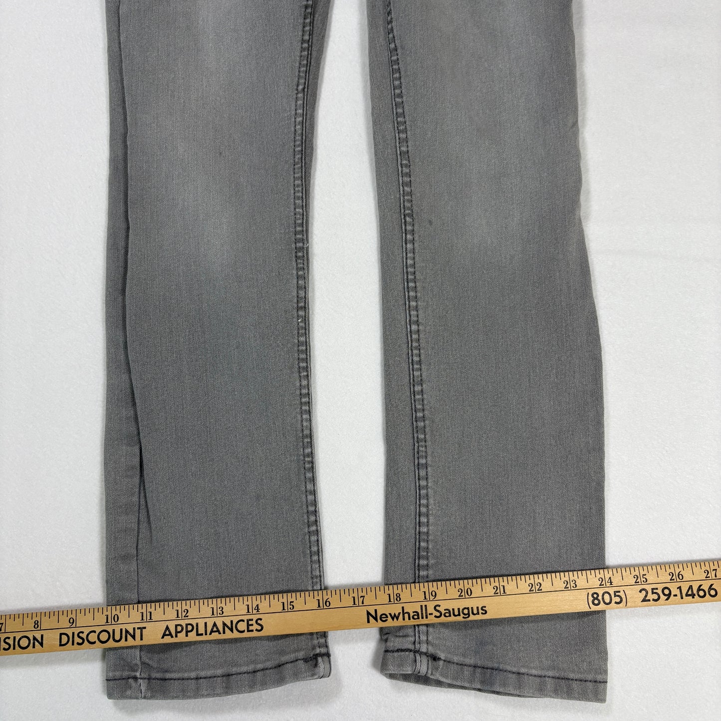 Tommy Hilfiger Jeans Women’s Size 12 Gray Straight Leg Mid Rise Denim Casual
