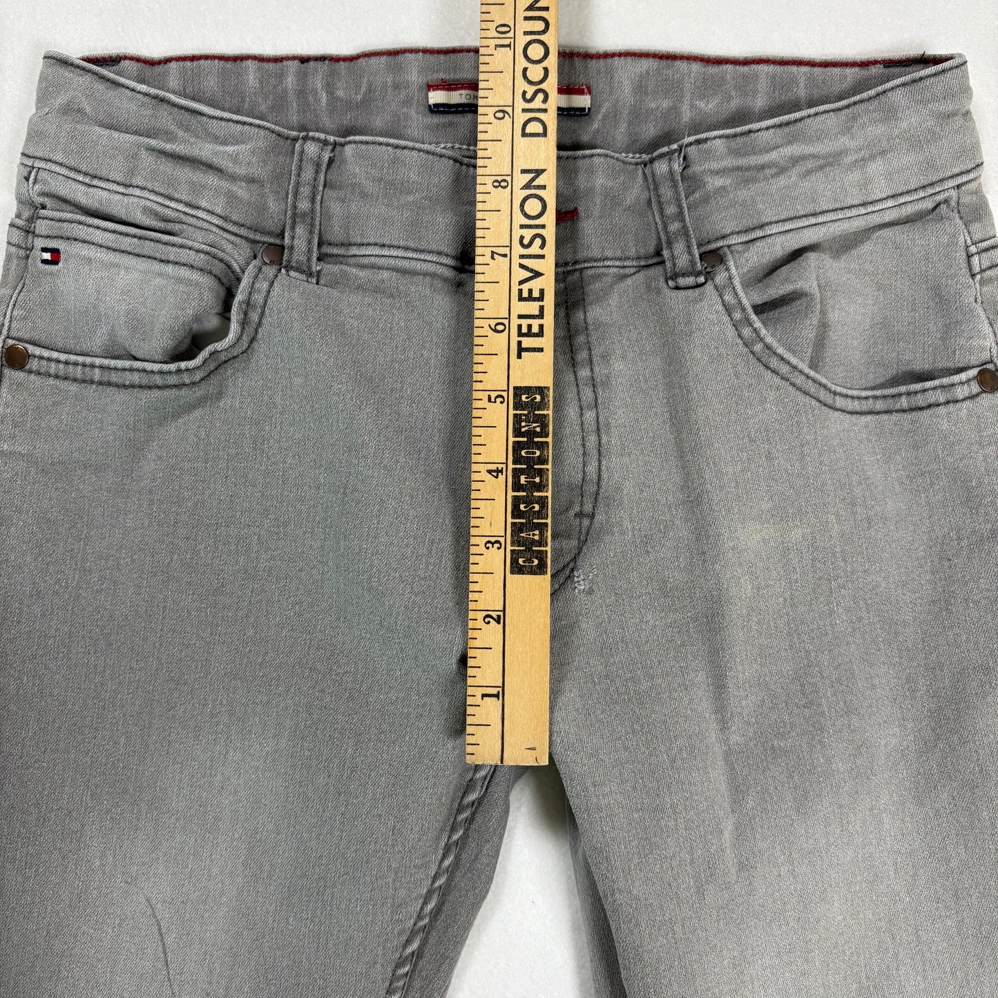 Tommy Hilfiger Jeans Women’s Size 12 Gray Straight Leg Mid Rise Denim Casual