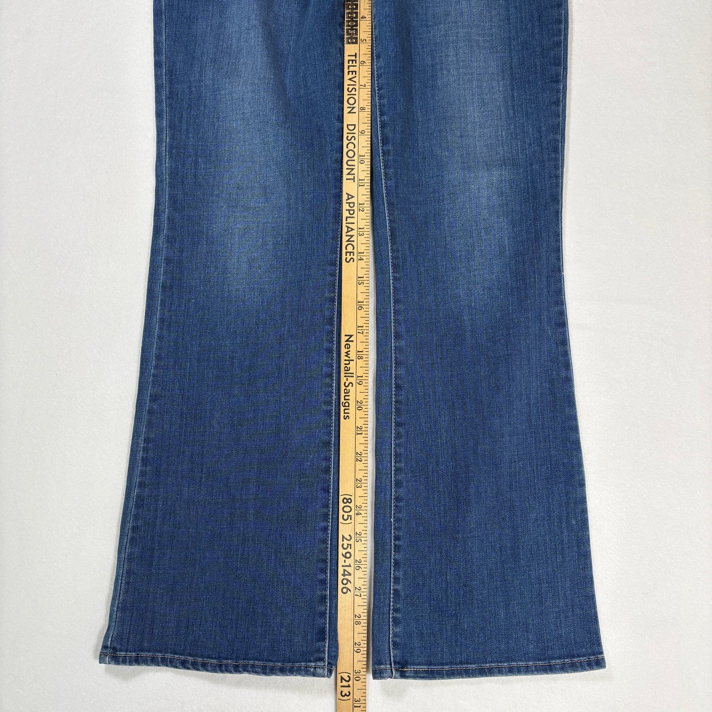 Levi’s Jeans Women’s 32 315 Shaping Bootcut Mid Rise Blue Denim Stretch Casual