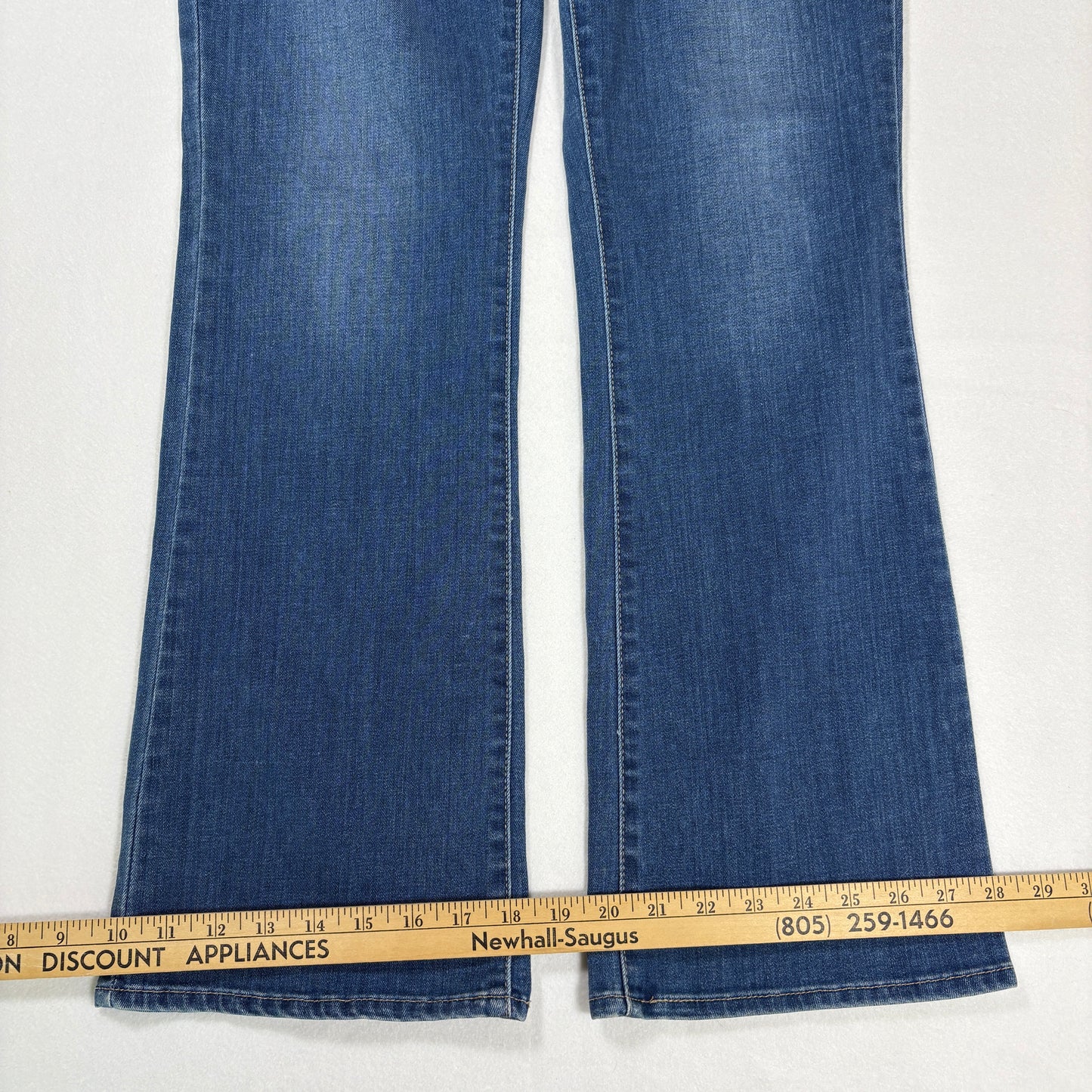 Levi’s Jeans Women’s 32 315 Shaping Bootcut Mid Rise Blue Denim Stretch Casual