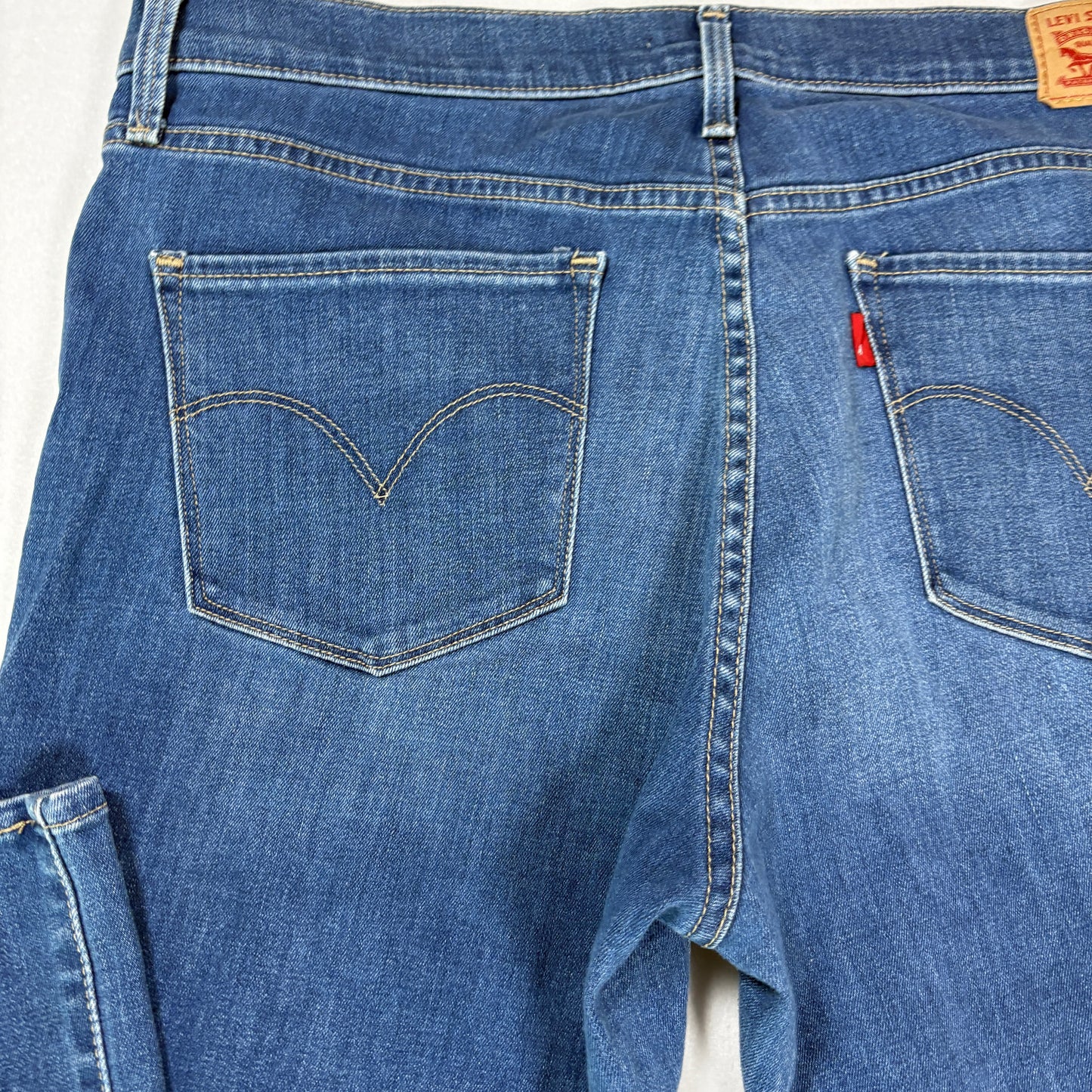 Levi’s Jeans Women’s 32 315 Shaping Bootcut Mid Rise Blue Denim Stretch Casual