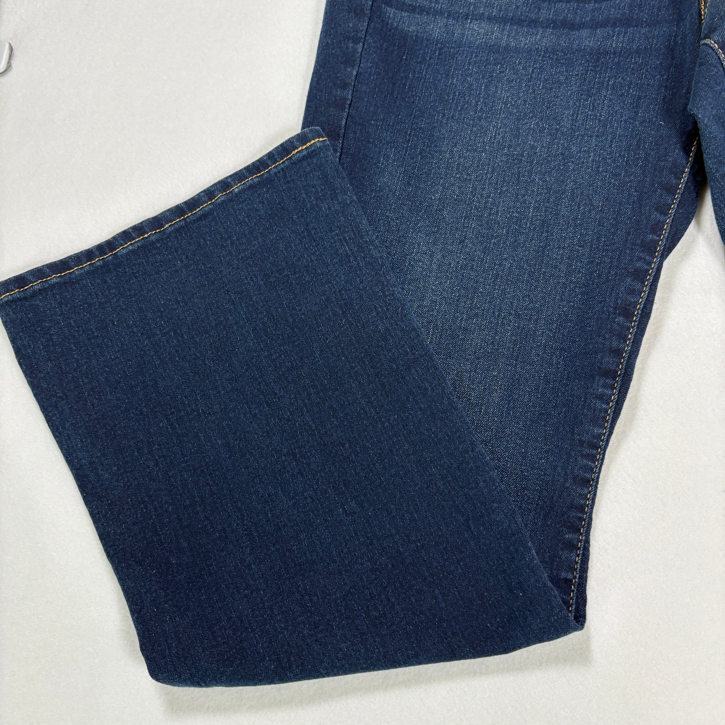 Levi’s Signature Jeans Women’s 10 Curvy Bootcut Mid Rise Dark Wash Stretch Denim