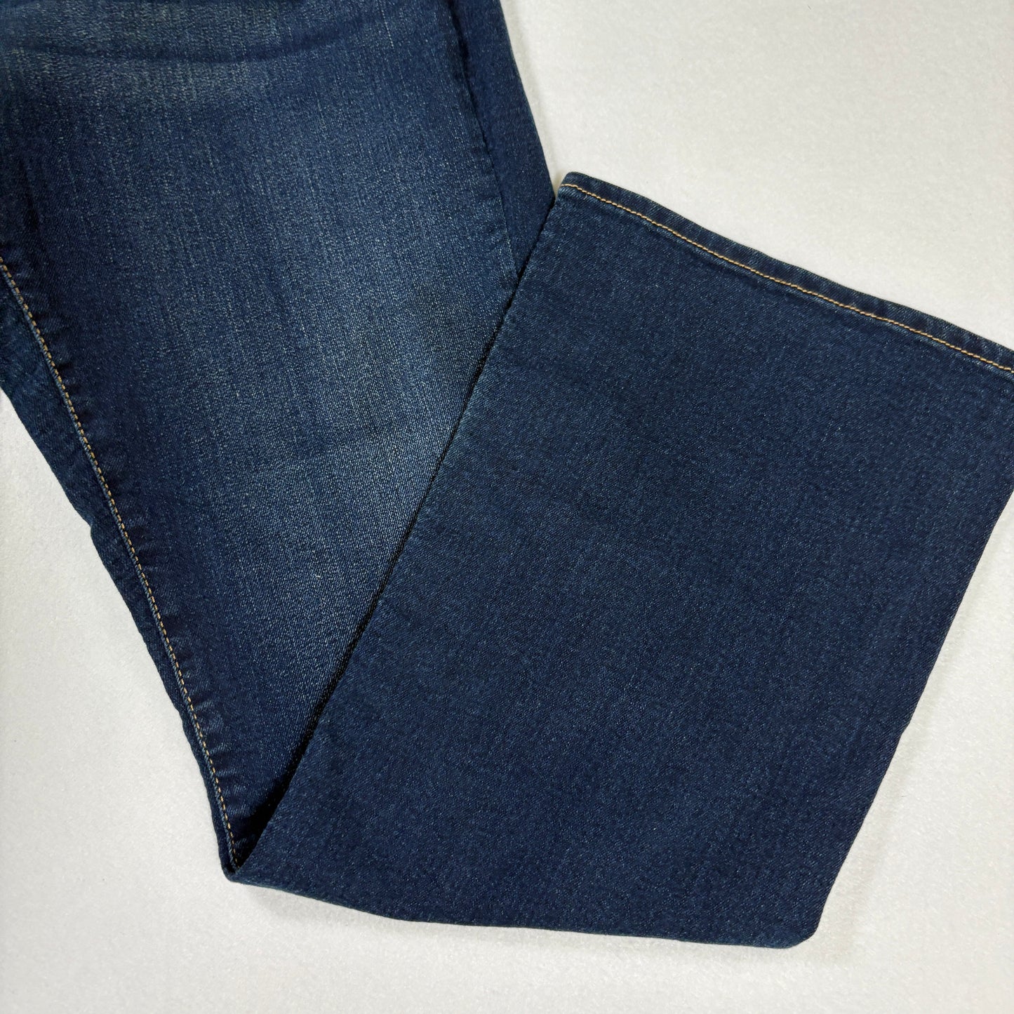 Levi’s Signature Jeans Women’s 10 Curvy Bootcut Mid Rise Dark Wash Stretch Denim