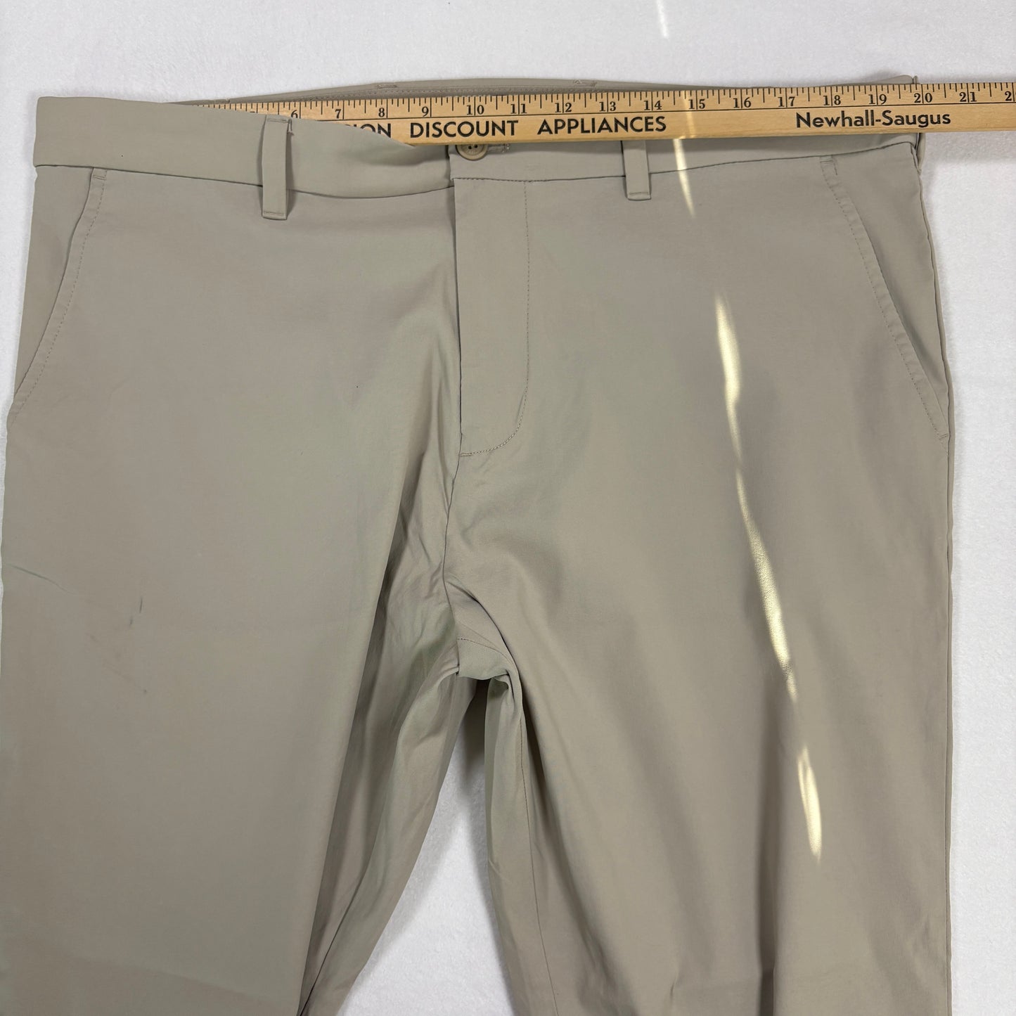 Tommy Hilfiger Pants 38x30 Sport Flat Front Khaki Chino Classic Stretch