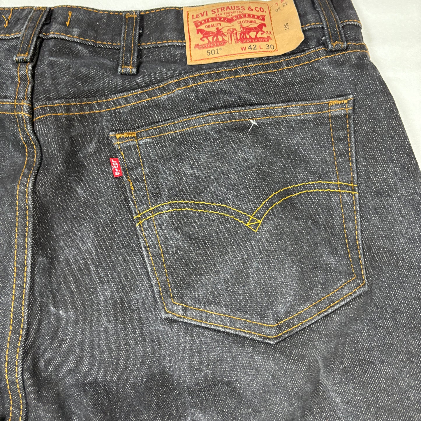 Levi’s 501 Jeans 42x30 Button Fly Original Fit Dark Wash Straight Leg Denim