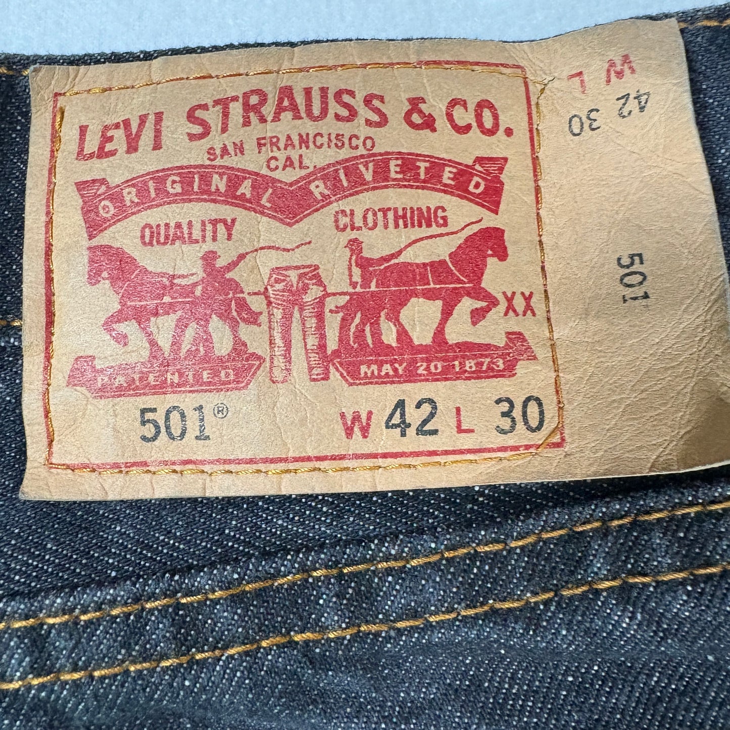 Levi’s 501 Jeans 42x30 Button Fly Original Fit Dark Wash Straight Leg Denim