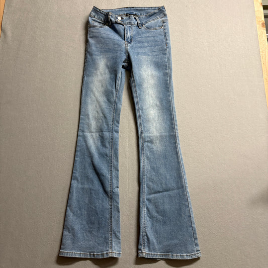dELiA*s Flare Jeans Womens Size 3 Fits Like 27x31 Y2K Low Rise Light Wash