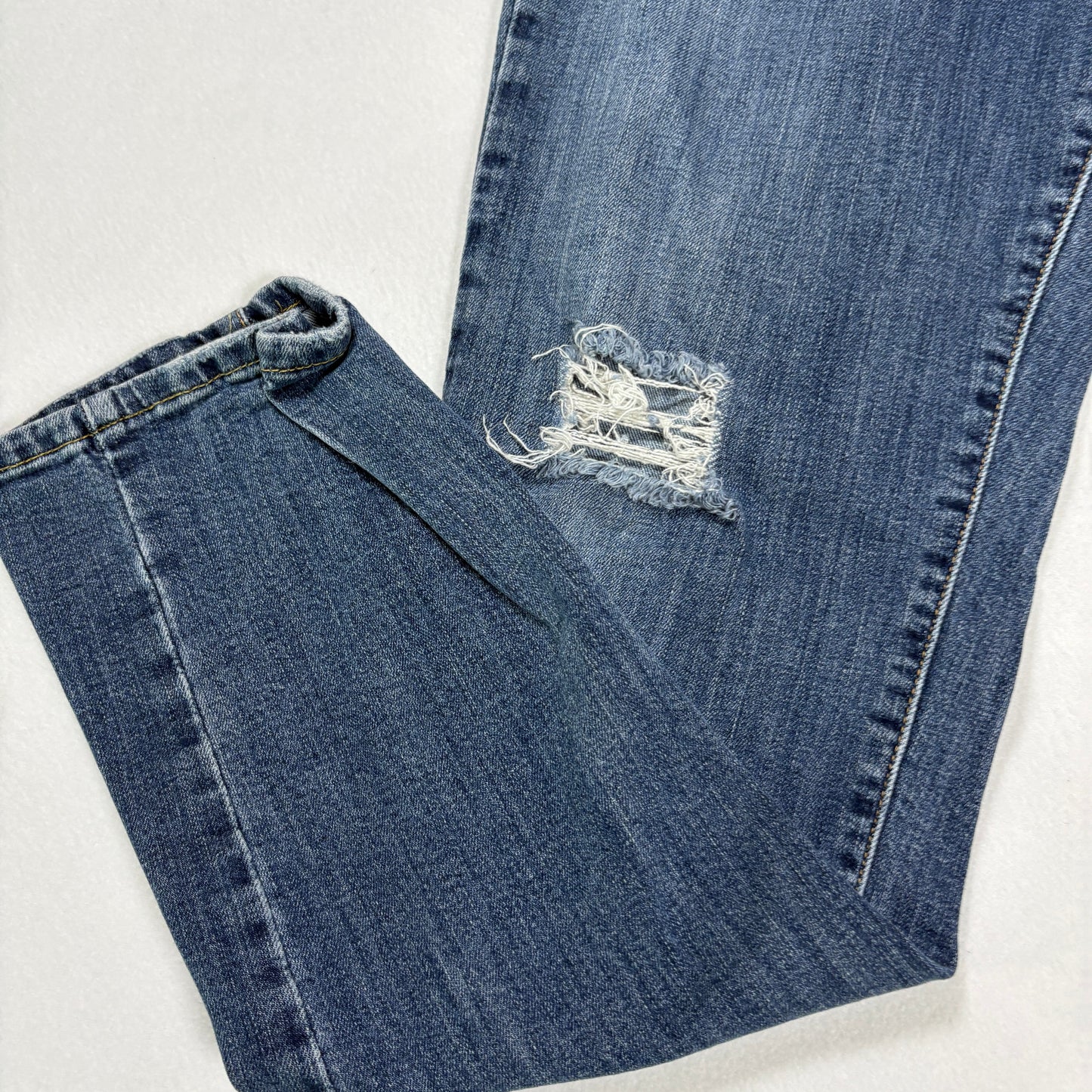 Levi’s Jeans Women’s 9 Medium Blue Distressed Skinny Stretch Denim Ripped