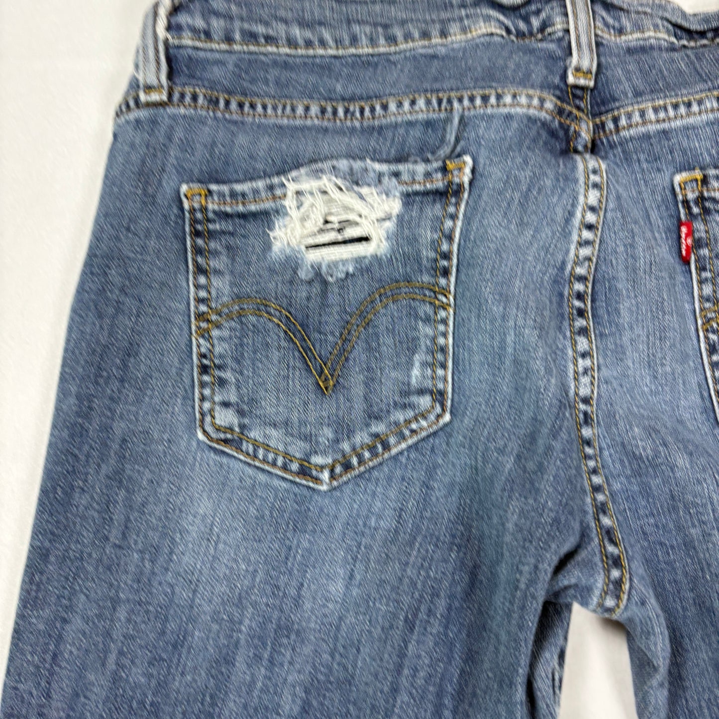 Levi’s Jeans Women’s 9 Medium Blue Distressed Skinny Stretch Denim Ripped