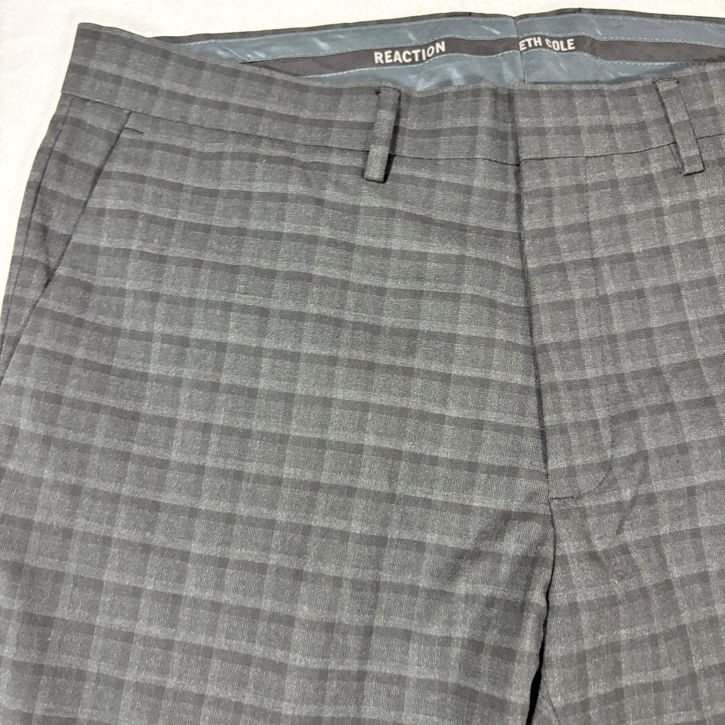 Kenneth Cole Reaction Pants 36x29 Gray Plaid Dress Slacks Flat Front Stretch