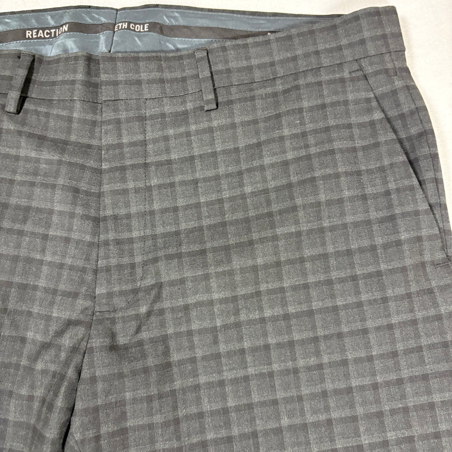 Kenneth Cole Reaction Pants 36x29 Gray Plaid Dress Slacks Flat Front Stretch