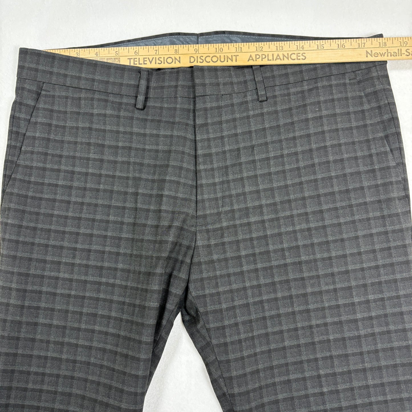 Kenneth Cole Reaction Pants 36x29 Gray Plaid Dress Slacks Flat Front Stretch