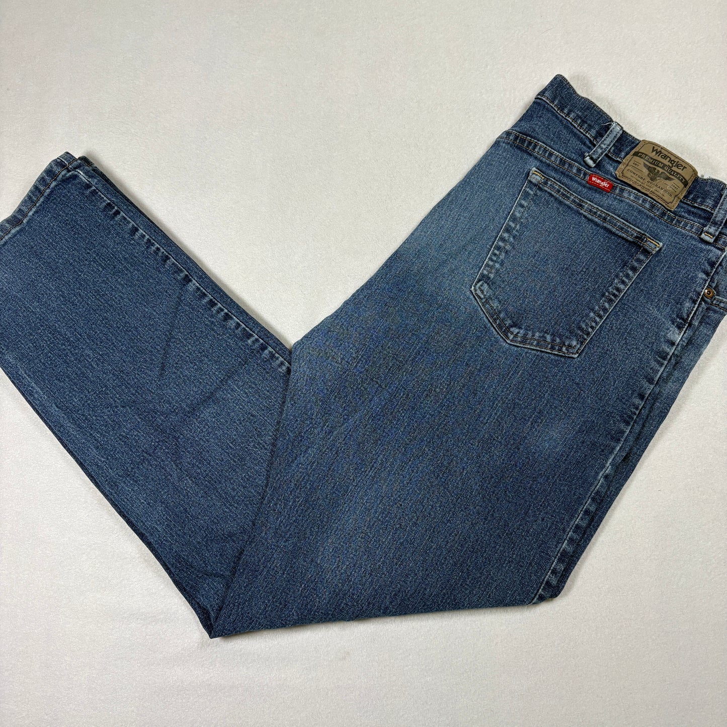Wrangler Mens Jeans 42x32 Light Wash Relaxed Fit Stretch Denim Y2K Grunge