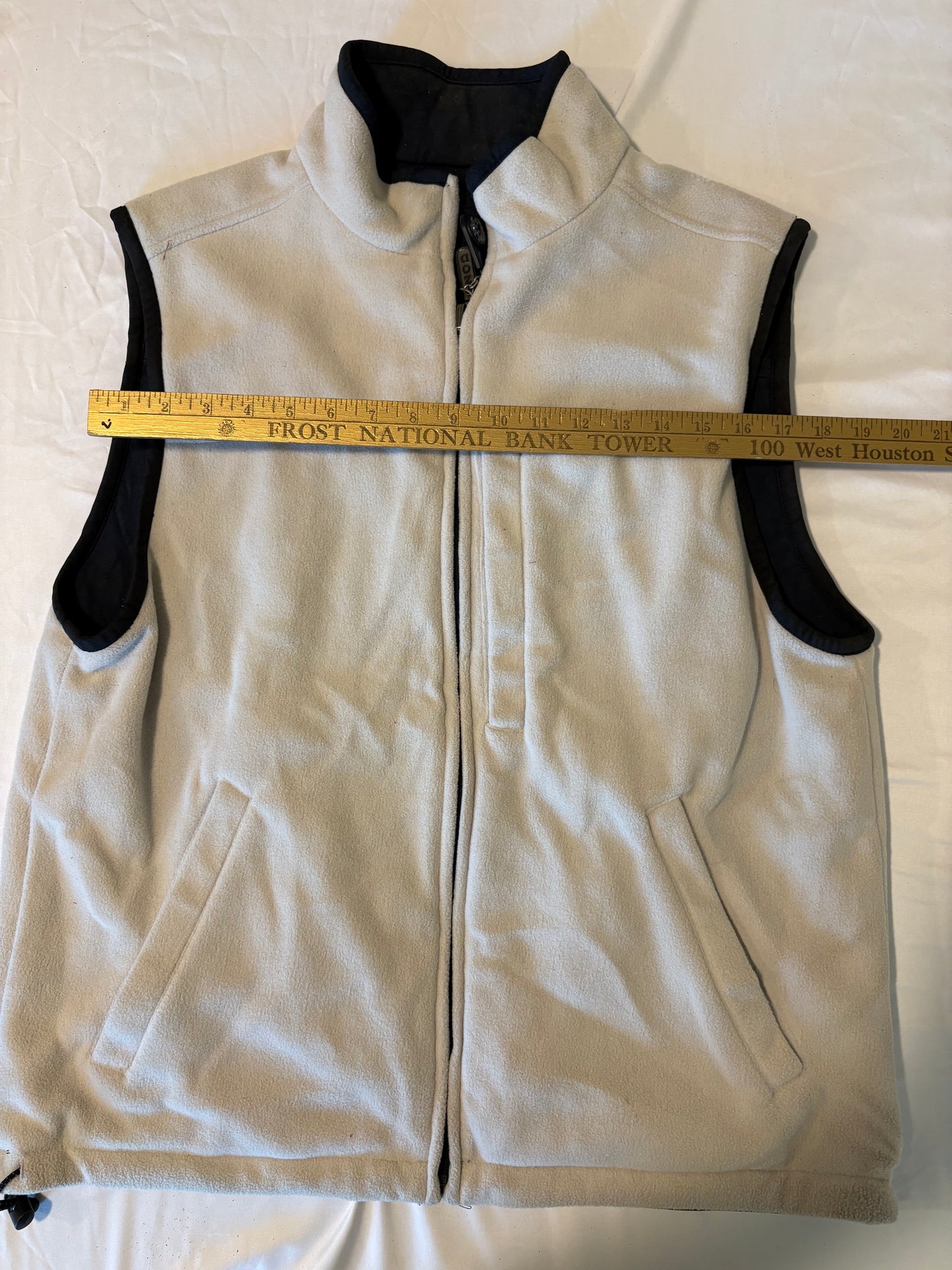 IZOD Men’s Fleece Vest Beige Black Size L Compass Zip Outdoor Hiking Layer Softshell