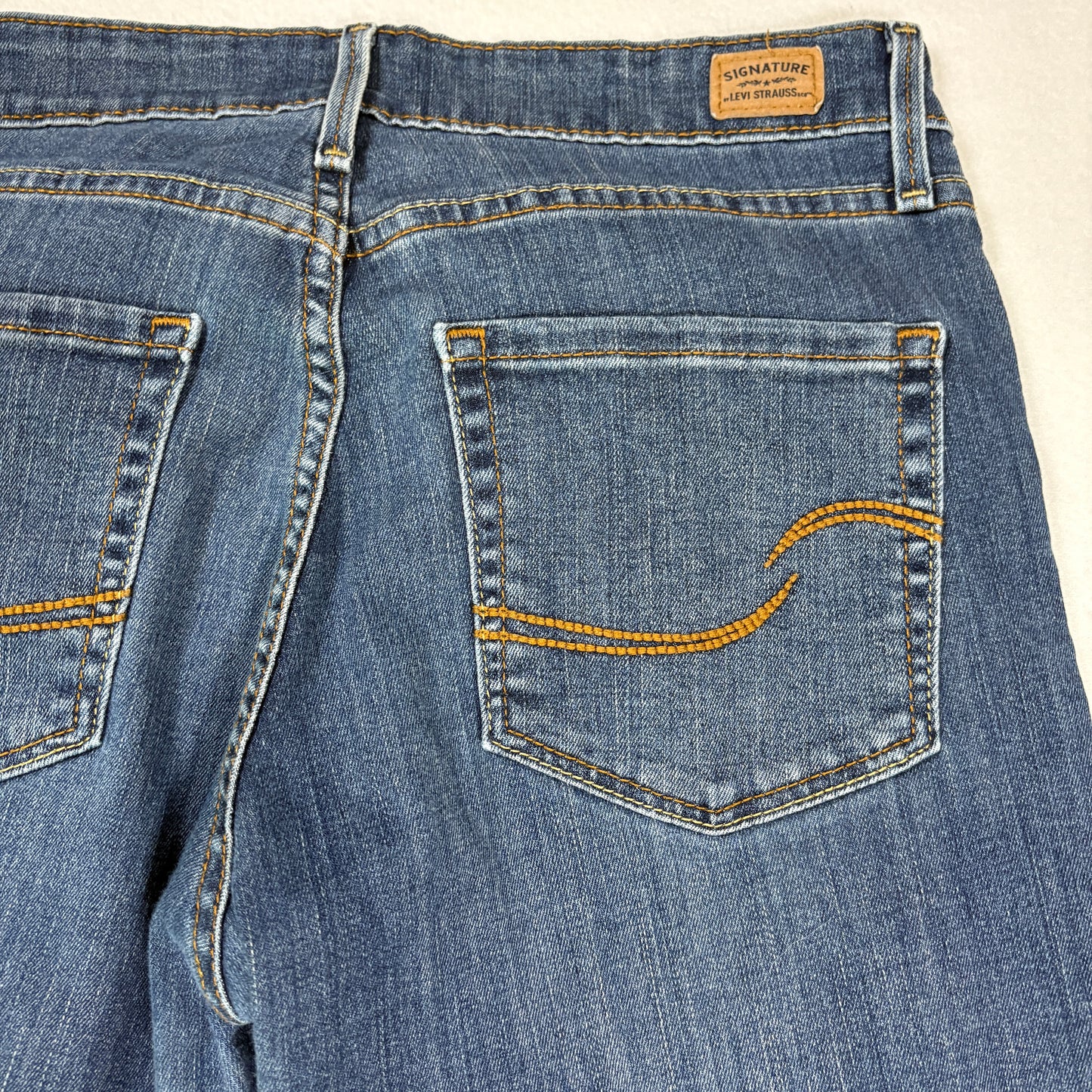 Levis Signature Womens Jeans Size 6 W28 Straight Leg Blue Denim Classic Vintage