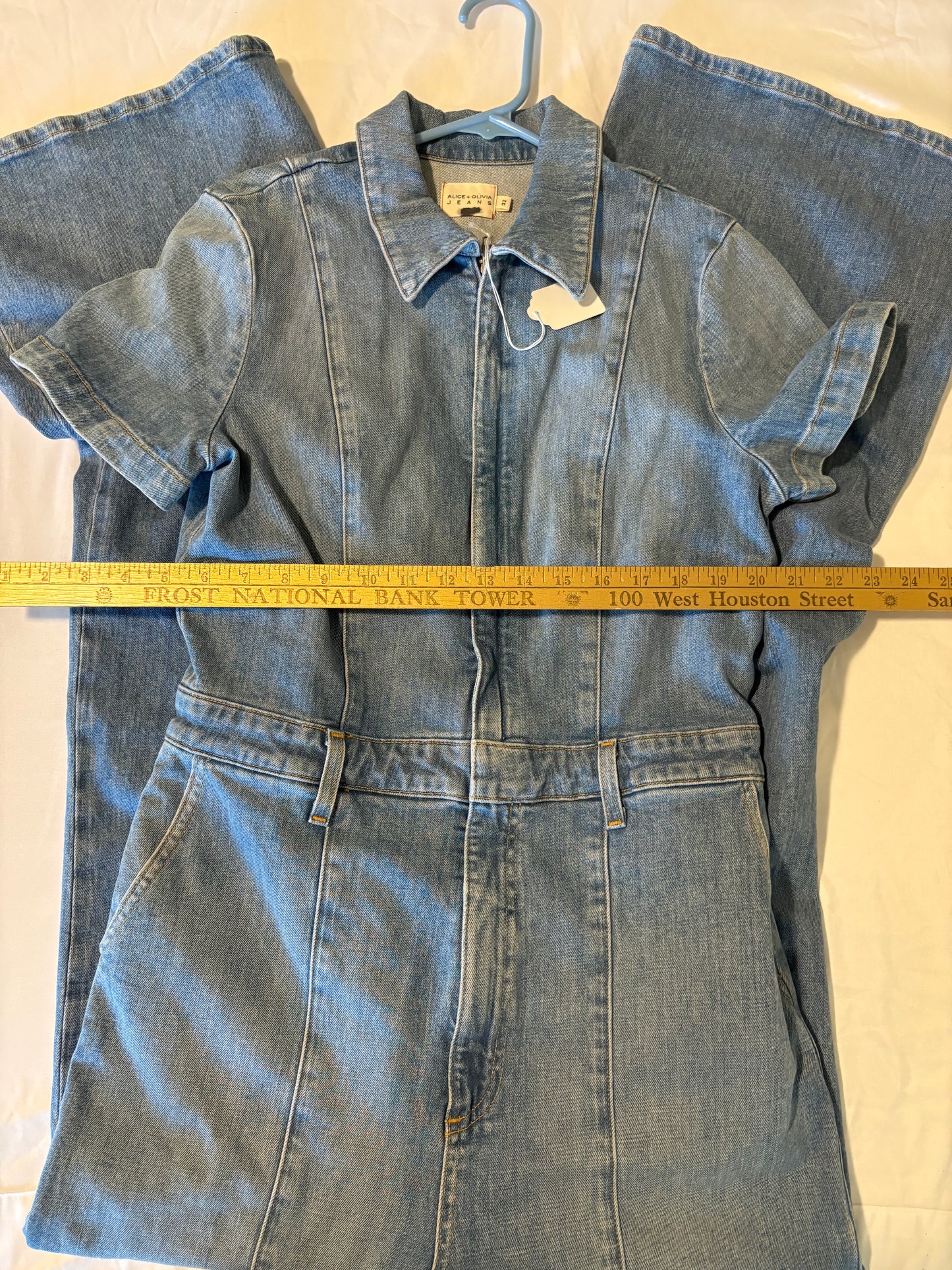 Alice + Olivia Light Wash Denim Jumpsuit Size 32 | Short Sleeve Zip Front | 52" Length