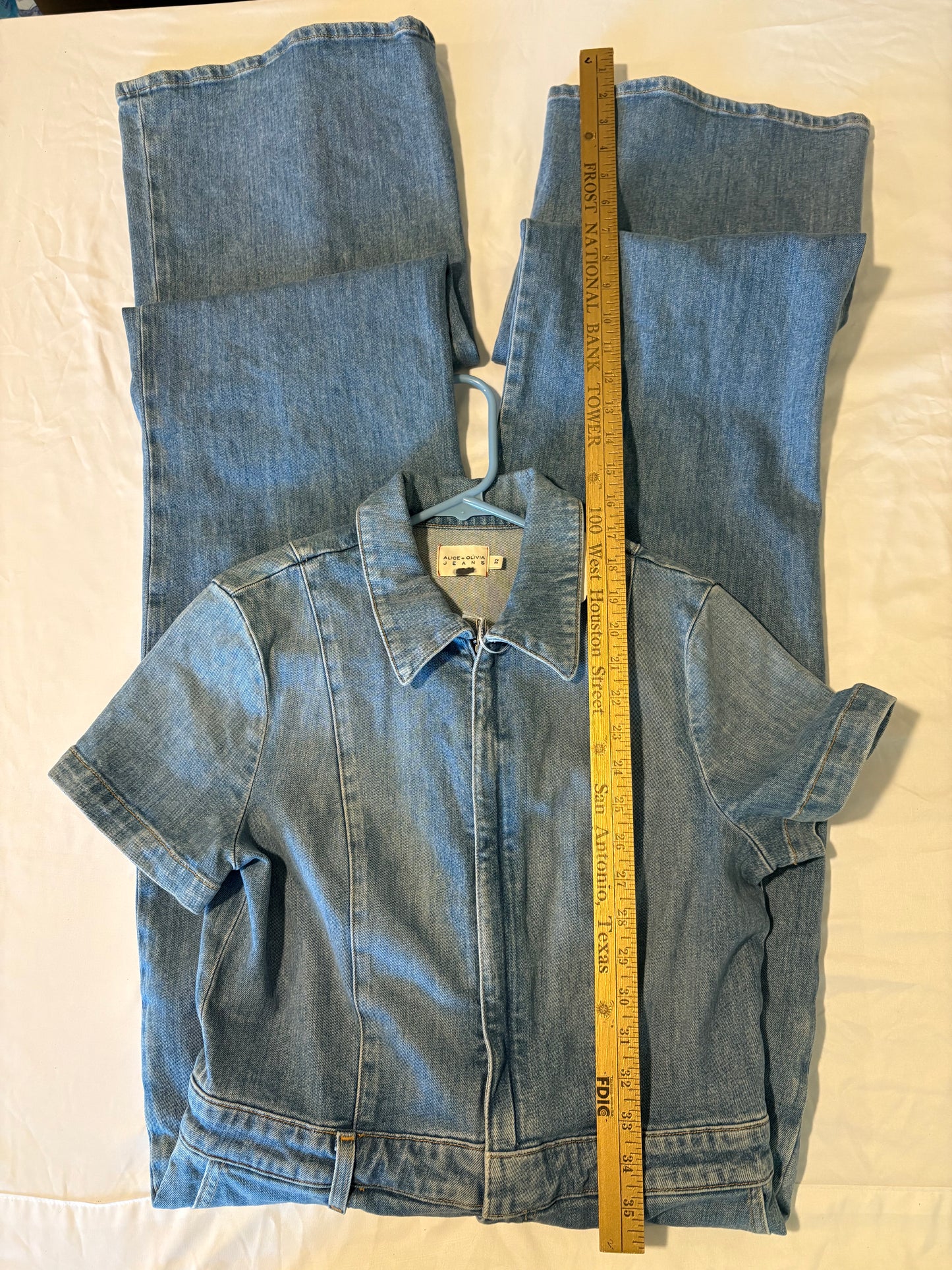 Alice + Olivia Light Wash Denim Jumpsuit Size 32 | Short Sleeve Zip Front | 52" Length