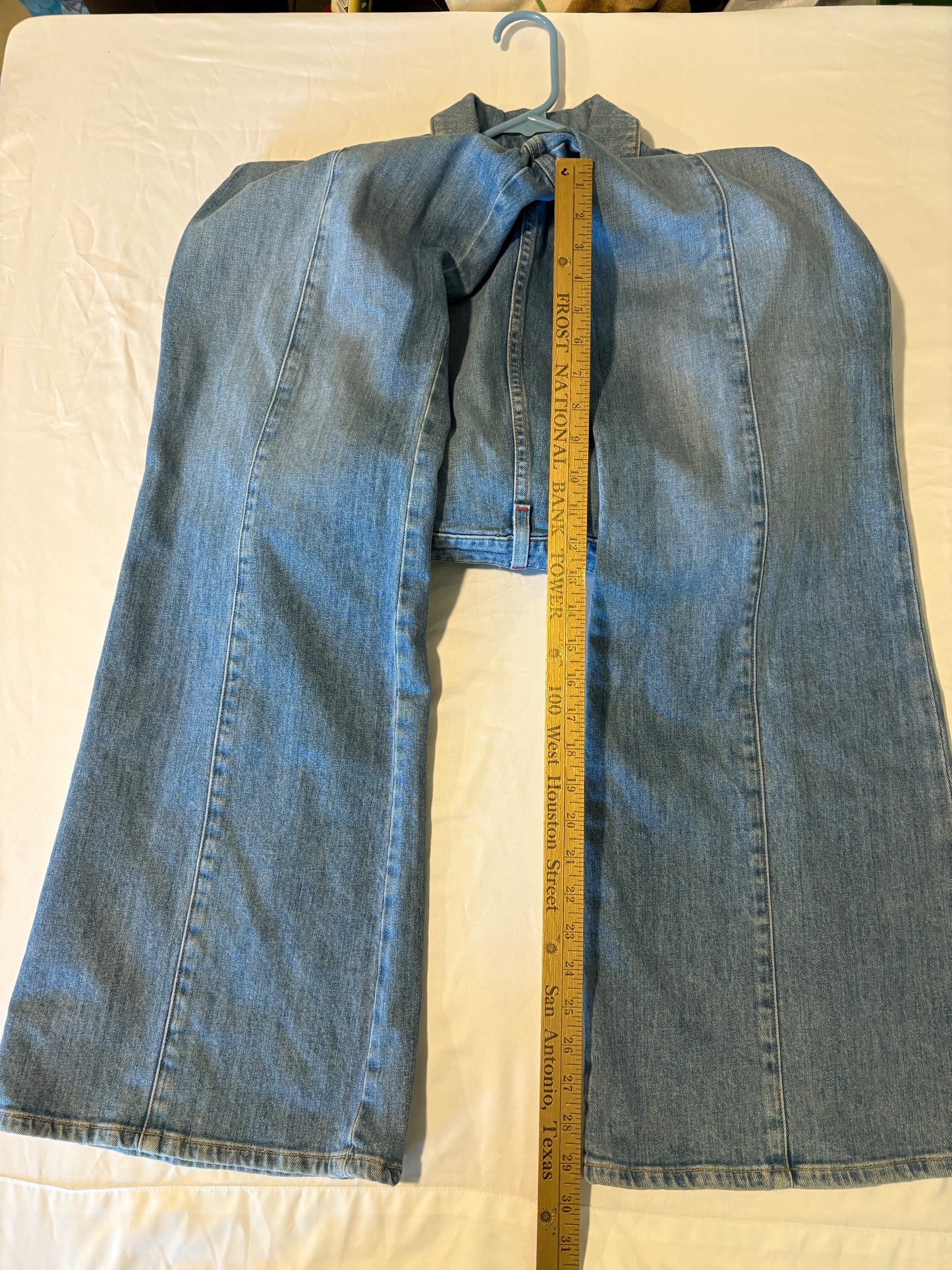 Alice + Olivia Light Wash Denim Jumpsuit Size 32 | Short Sleeve Zip Front | 52" Length