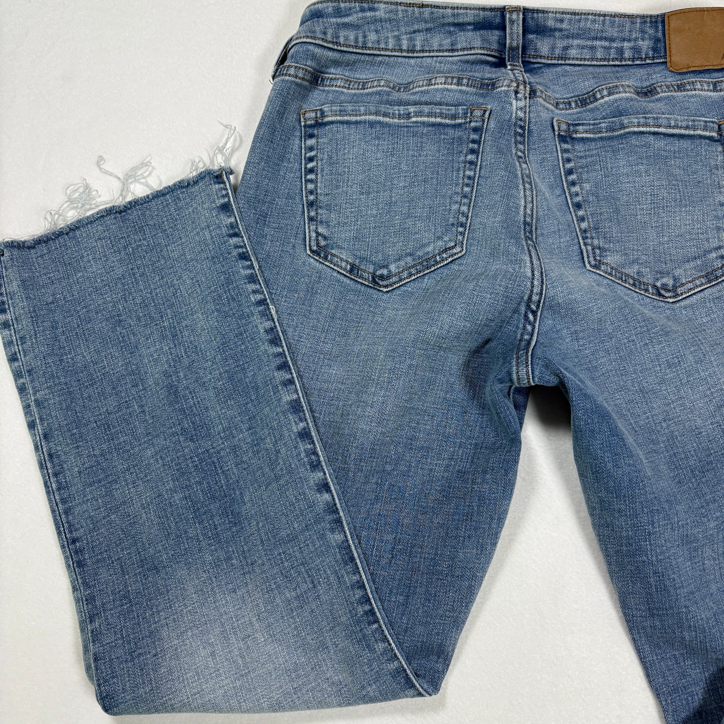 Aeropostale womens blue denim jeans size 8 mid rise kick crop raw hem Y2K vintage