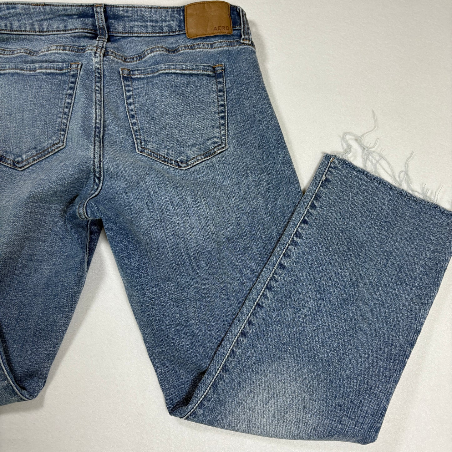 Aeropostale womens blue denim jeans size 8 mid rise kick crop raw hem Y2K vintage