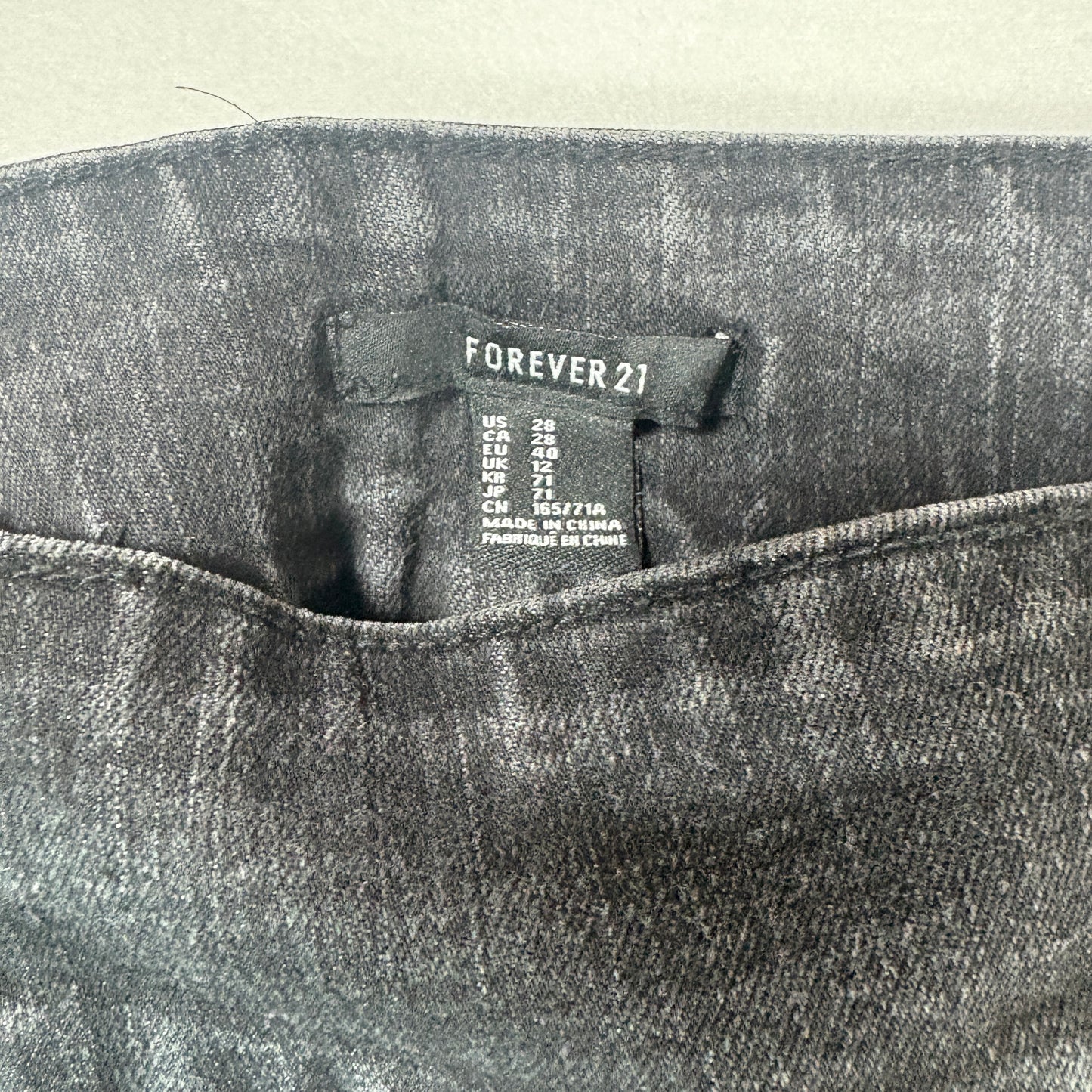 Forever 21 Womens High Rise Black Denim Jeans Size 28 Y2K Grunge Slim Fit