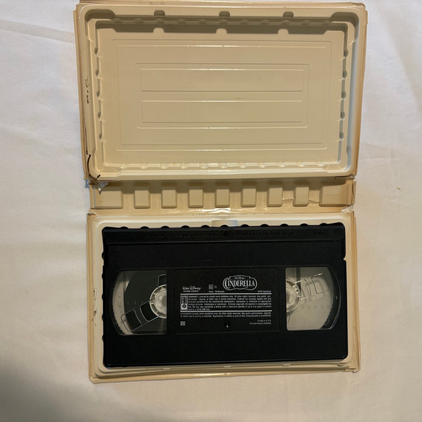 Disney Cinderella VHS 1995 Masterpiece Collection White Clamshell Case Animated
