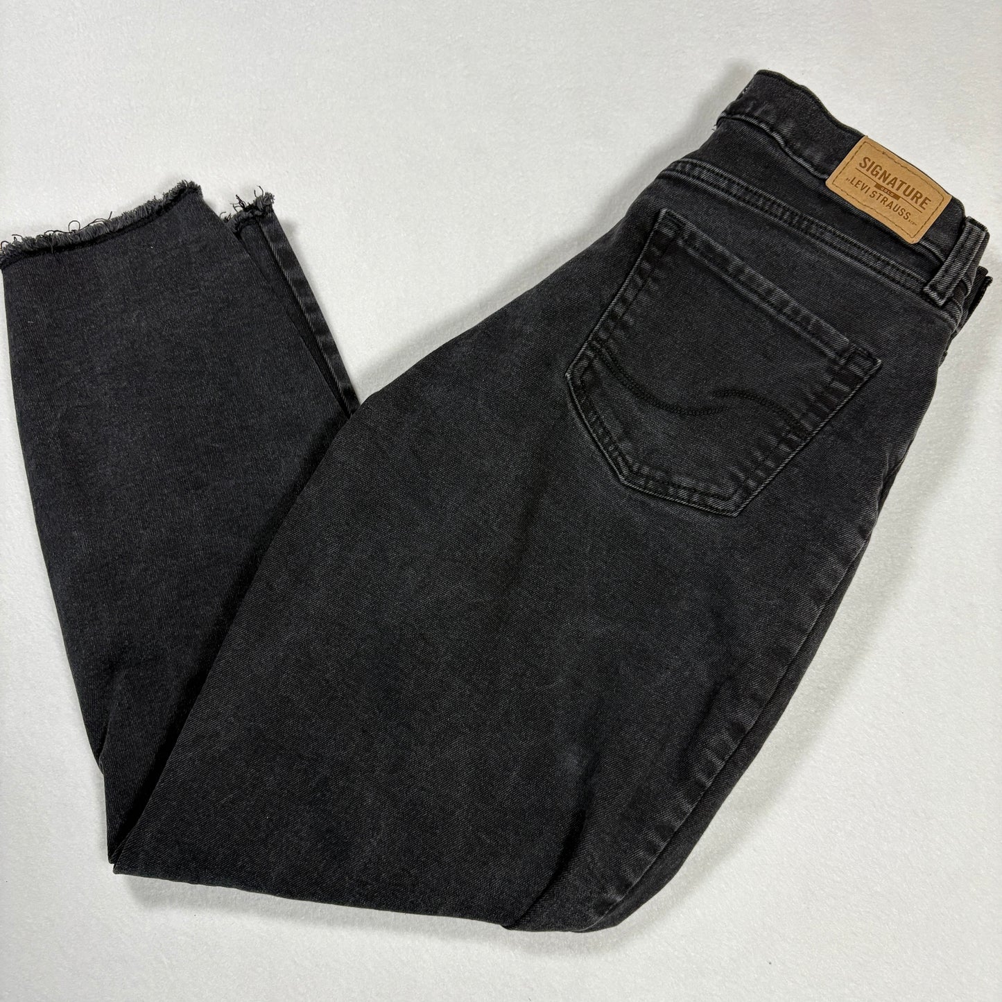 Levi Strauss Womens Black Mom Jeans Size 4 W27 High Rise Slim Straight Denim